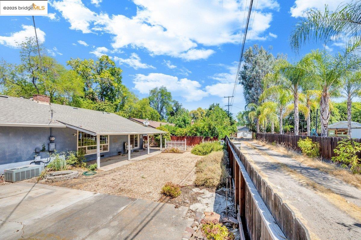 Detail Gallery Image 30 of 31 For 1702 Sherwood Ave, Modesto,  CA 95350 - 3 Beds | 2 Baths