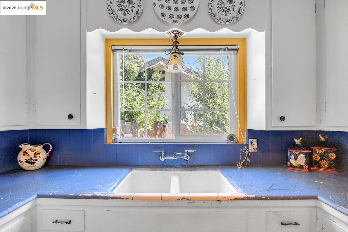 Detail Gallery Image 10 of 31 For 1702 Sherwood Ave, Modesto,  CA 95350 - 3 Beds | 2 Baths