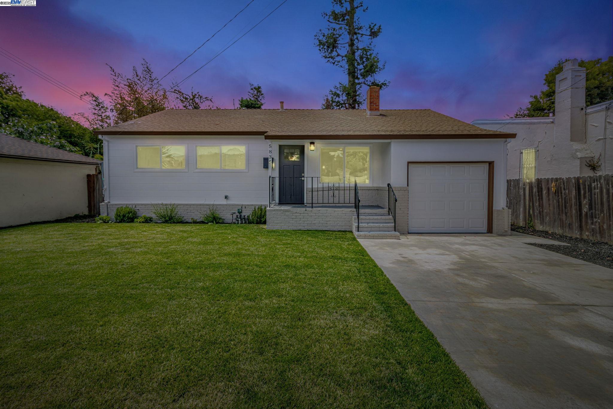 Detail Gallery Image 2 of 41 For 5835 Morse Dr, Oakland,  CA 94605 - 3 Beds | 2 Baths
