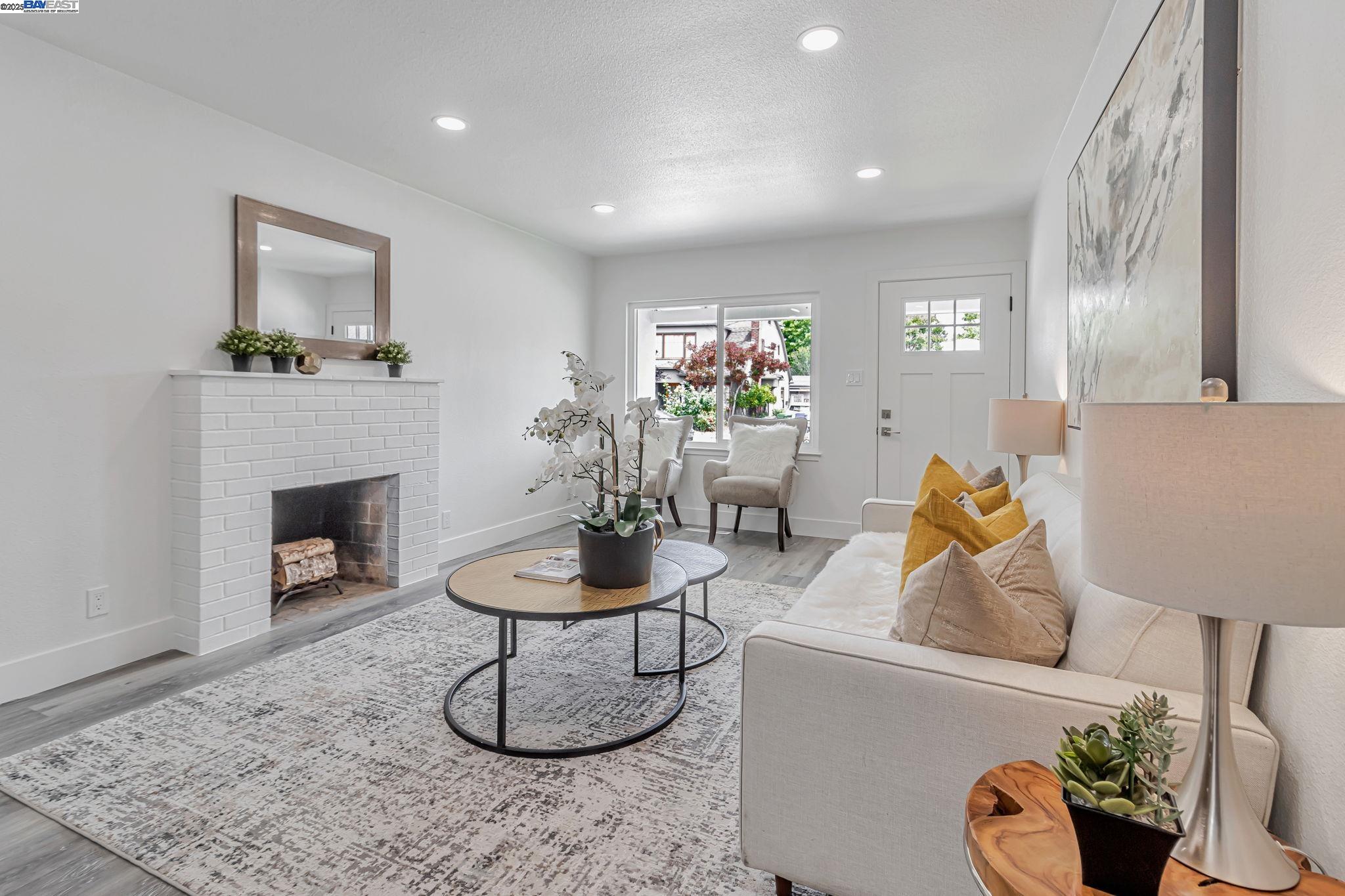 Detail Gallery Image 11 of 41 For 5835 Morse Dr, Oakland,  CA 94605 - 3 Beds | 2 Baths