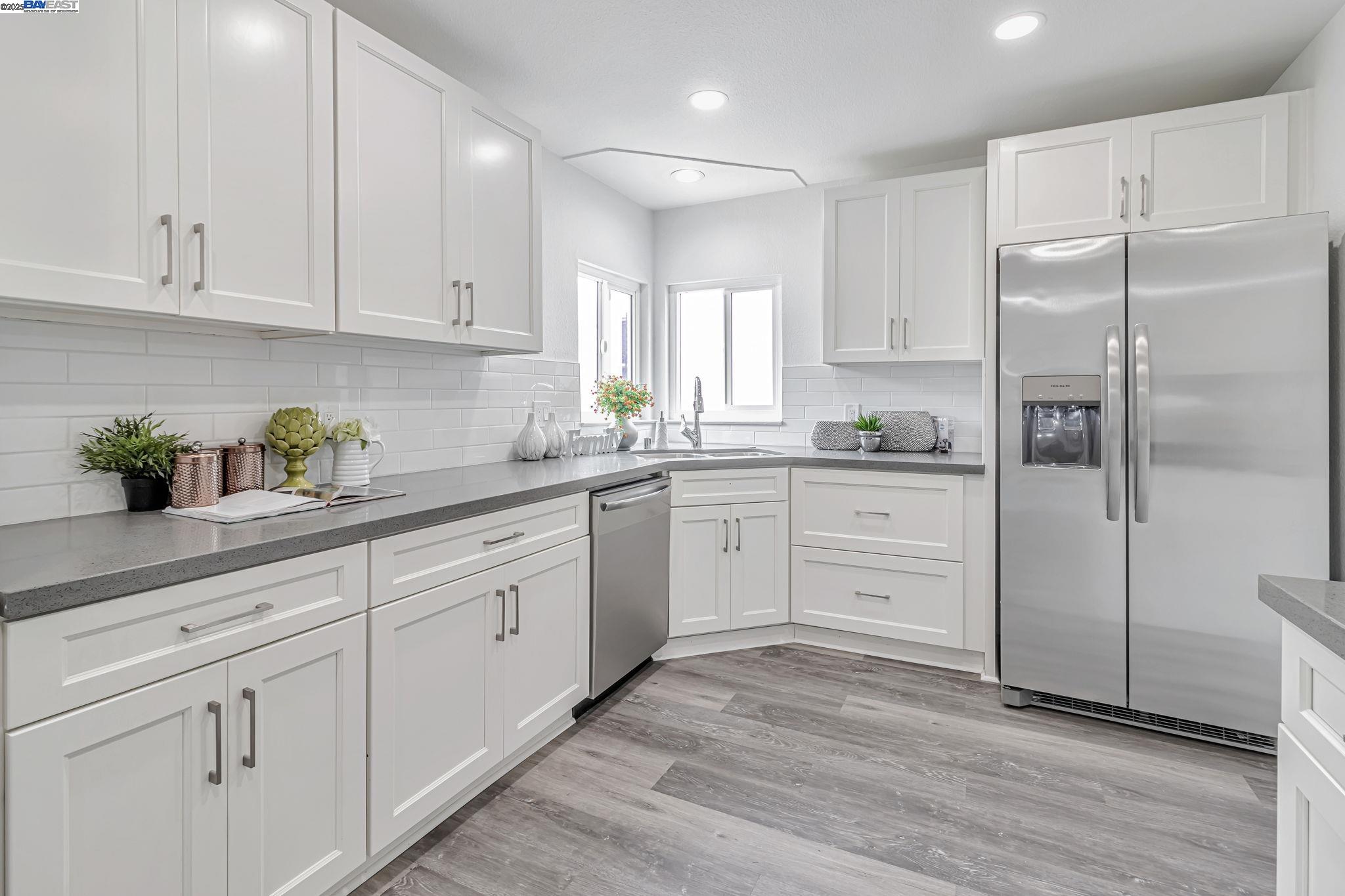 Detail Gallery Image 18 of 41 For 5835 Morse Dr, Oakland,  CA 94605 - 3 Beds | 2 Baths