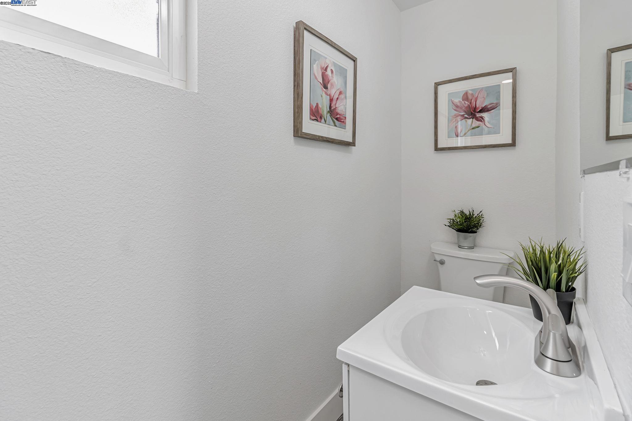 Detail Gallery Image 32 of 41 For 5835 Morse Dr, Oakland,  CA 94605 - 3 Beds | 2 Baths