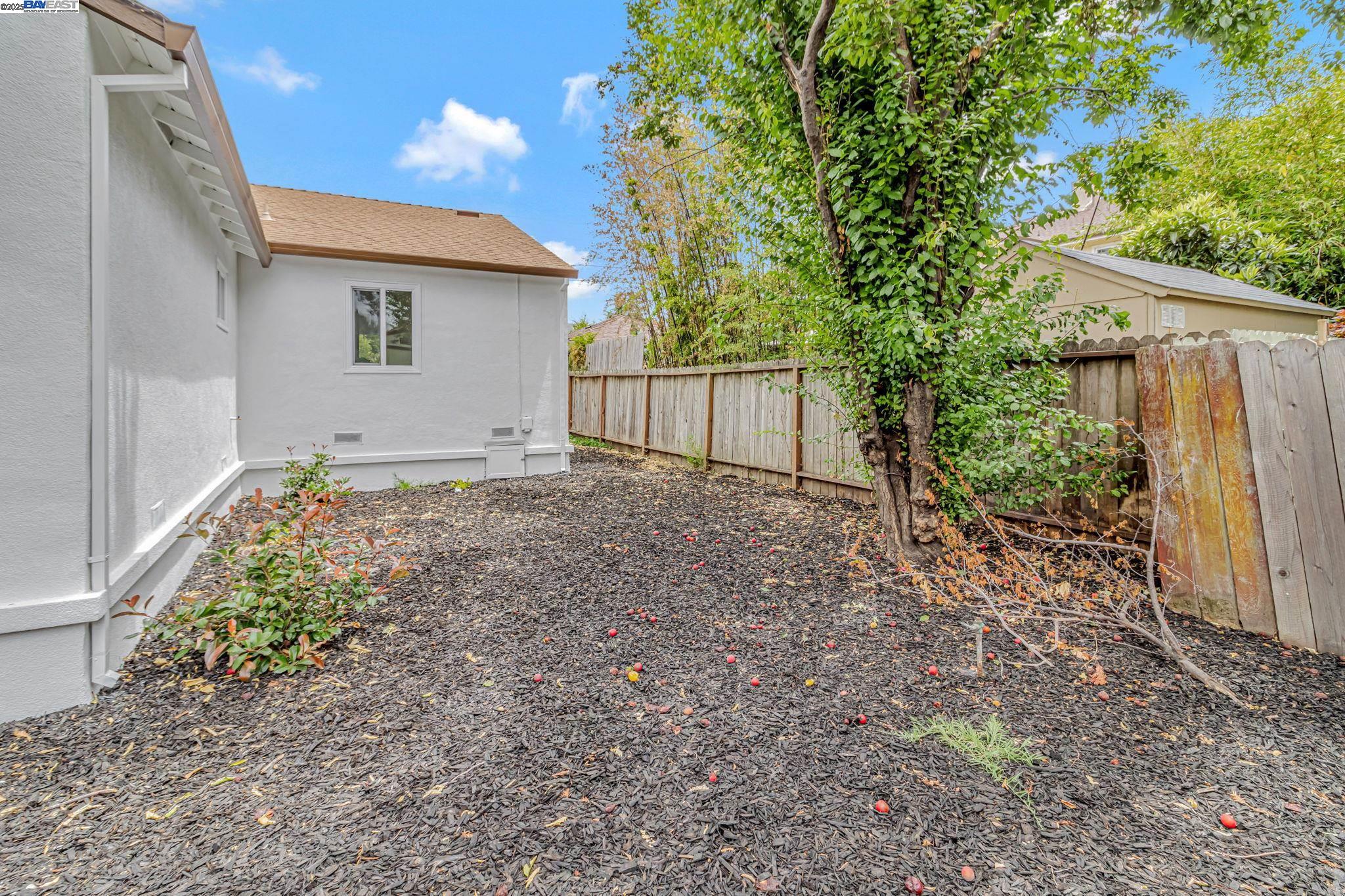 Detail Gallery Image 39 of 41 For 5835 Morse Dr, Oakland,  CA 94605 - 3 Beds | 2 Baths