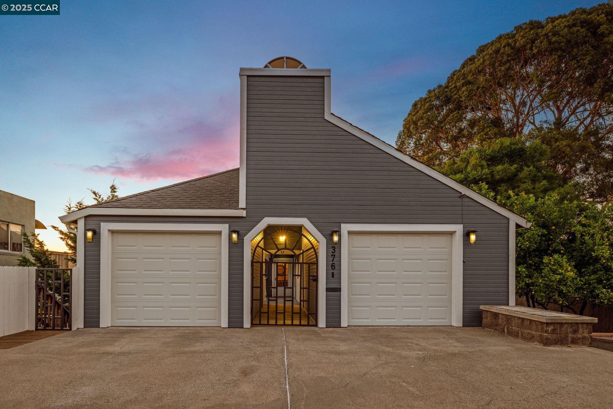 Detail Gallery Image 1 of 55 For 376 Winslow St, Crockett,  CA 94525 - 3 Beds | 2 Baths