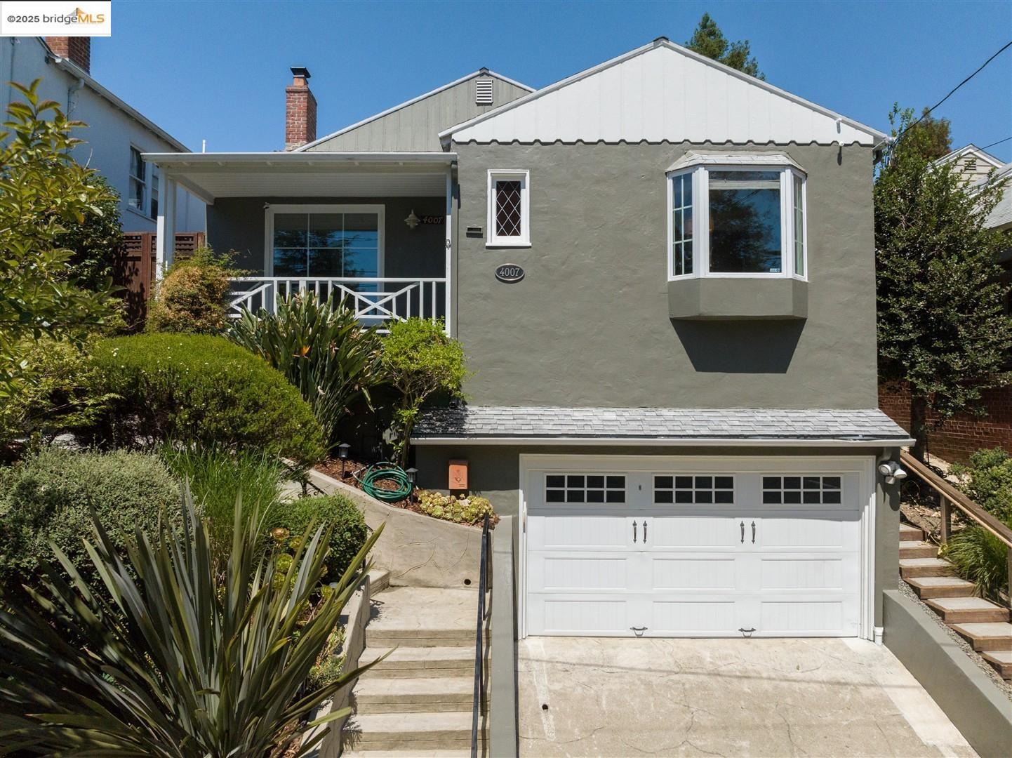 Detail Gallery Image 1 of 1 For 4007 Lyman Rd, Oakland,  CA 94602 - 2 Beds | 1 Baths