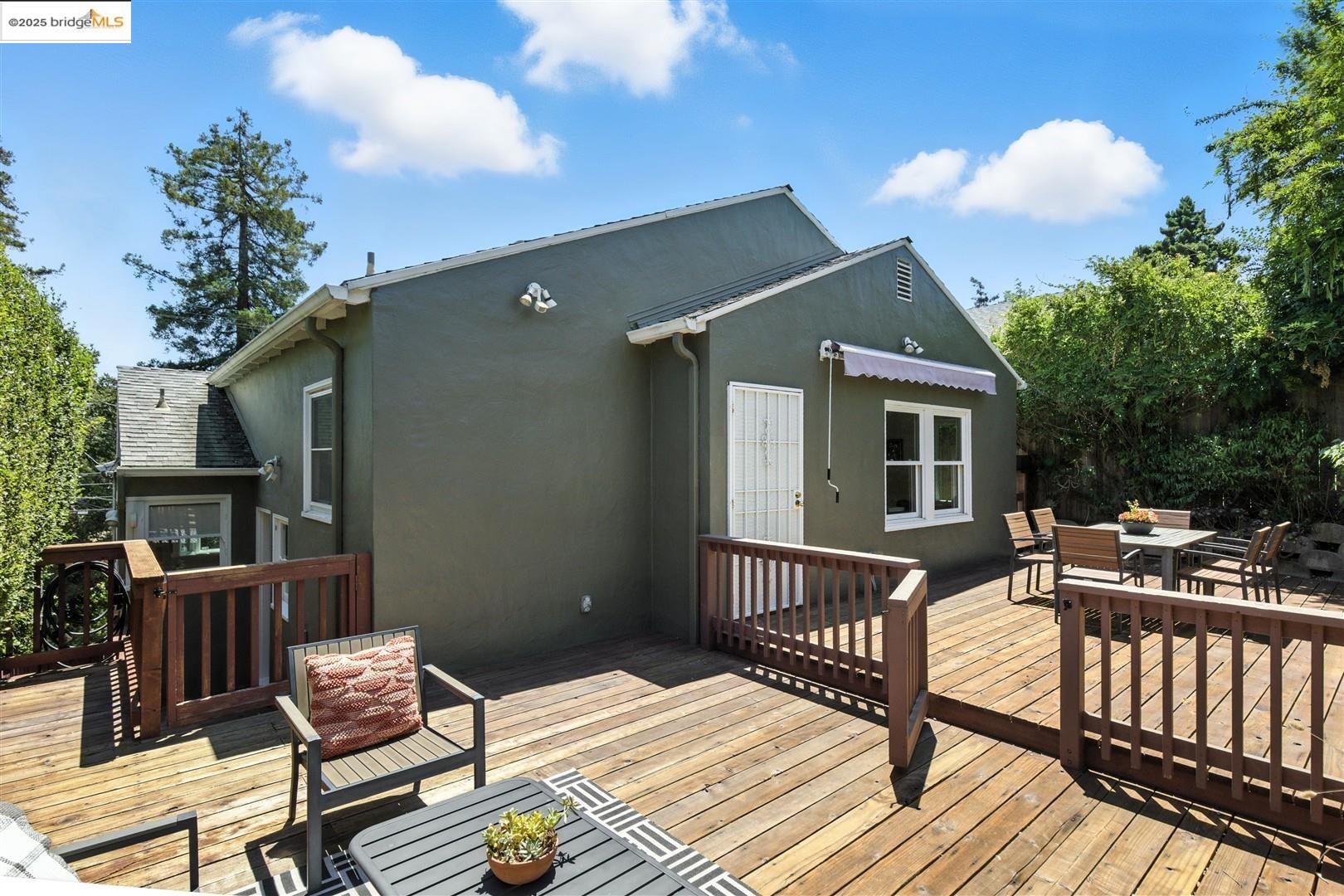 Detail Gallery Image 19 of 28 For 4007 Lyman Rd, Oakland,  CA 94602 - 2 Beds | 1 Baths