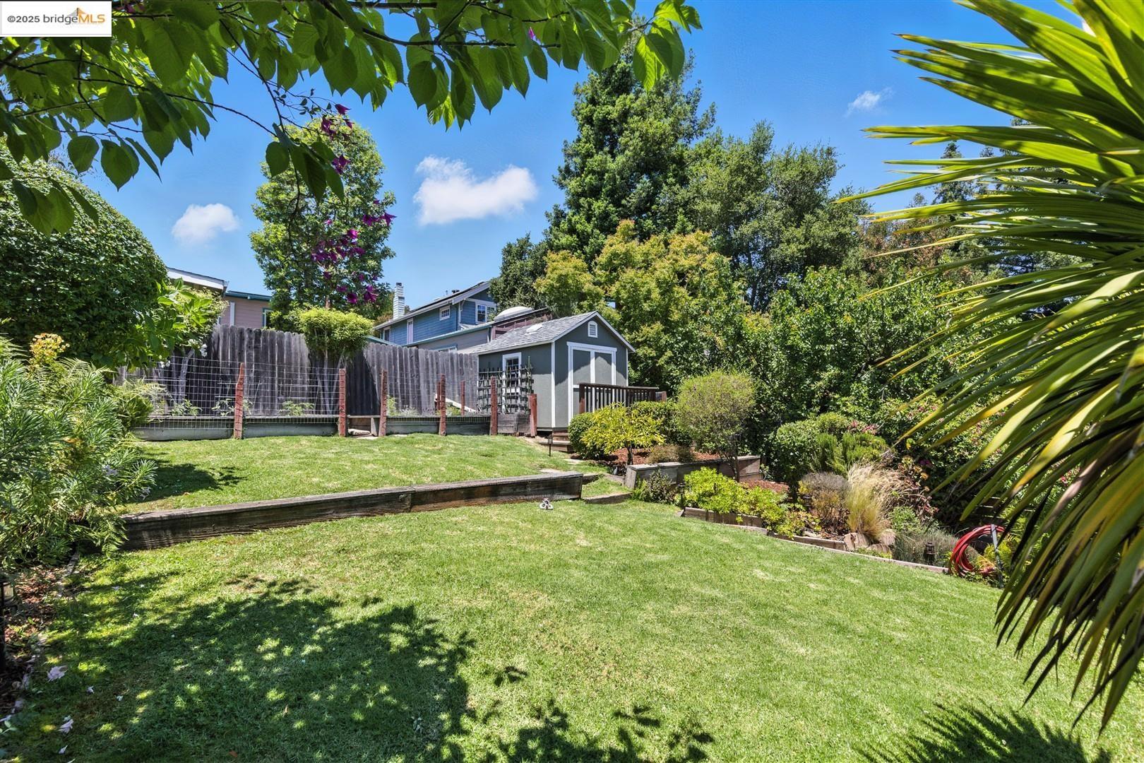 Detail Gallery Image 22 of 28 For 4007 Lyman Rd, Oakland,  CA 94602 - 2 Beds | 1 Baths