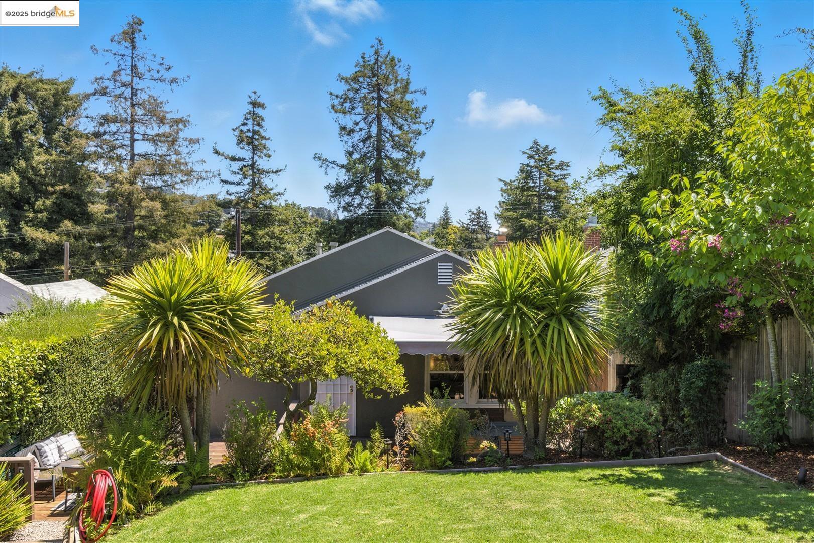 Detail Gallery Image 25 of 28 For 4007 Lyman Rd, Oakland,  CA 94602 - 2 Beds | 1 Baths