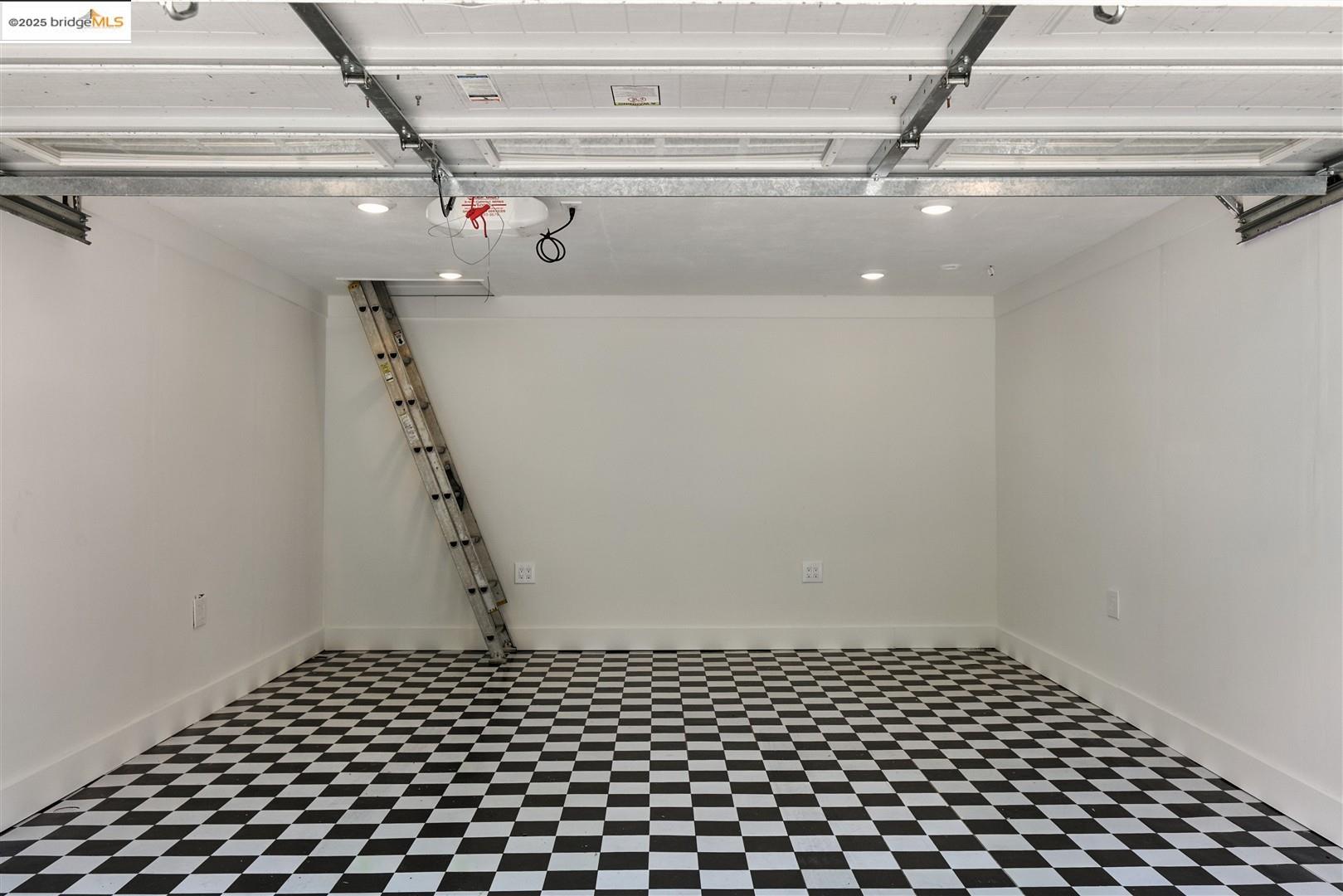 Detail Gallery Image 27 of 28 For 4007 Lyman Rd, Oakland,  CA 94602 - 2 Beds | 1 Baths