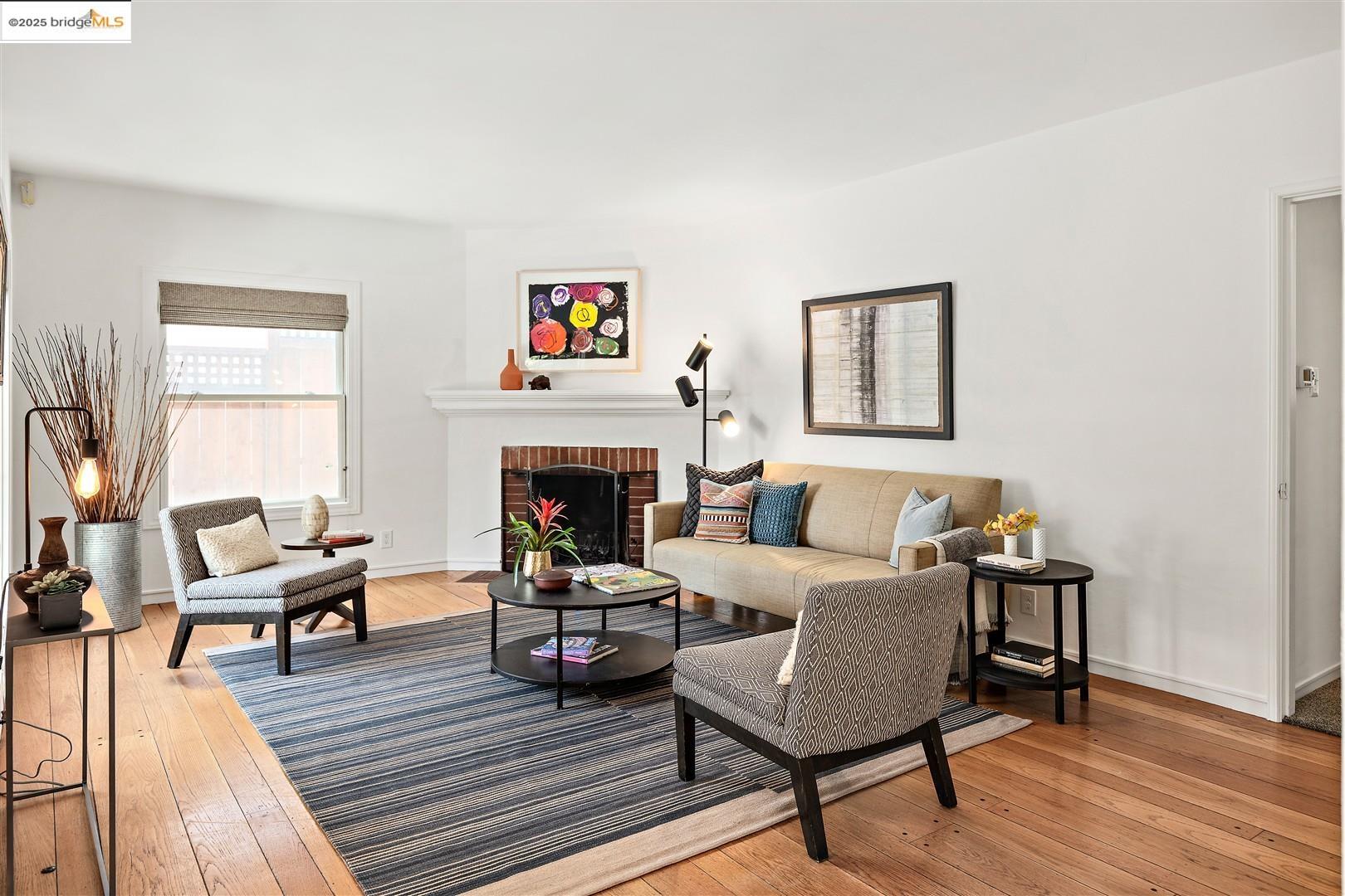 Detail Gallery Image 6 of 28 For 4007 Lyman Rd, Oakland,  CA 94602 - 2 Beds | 1 Baths