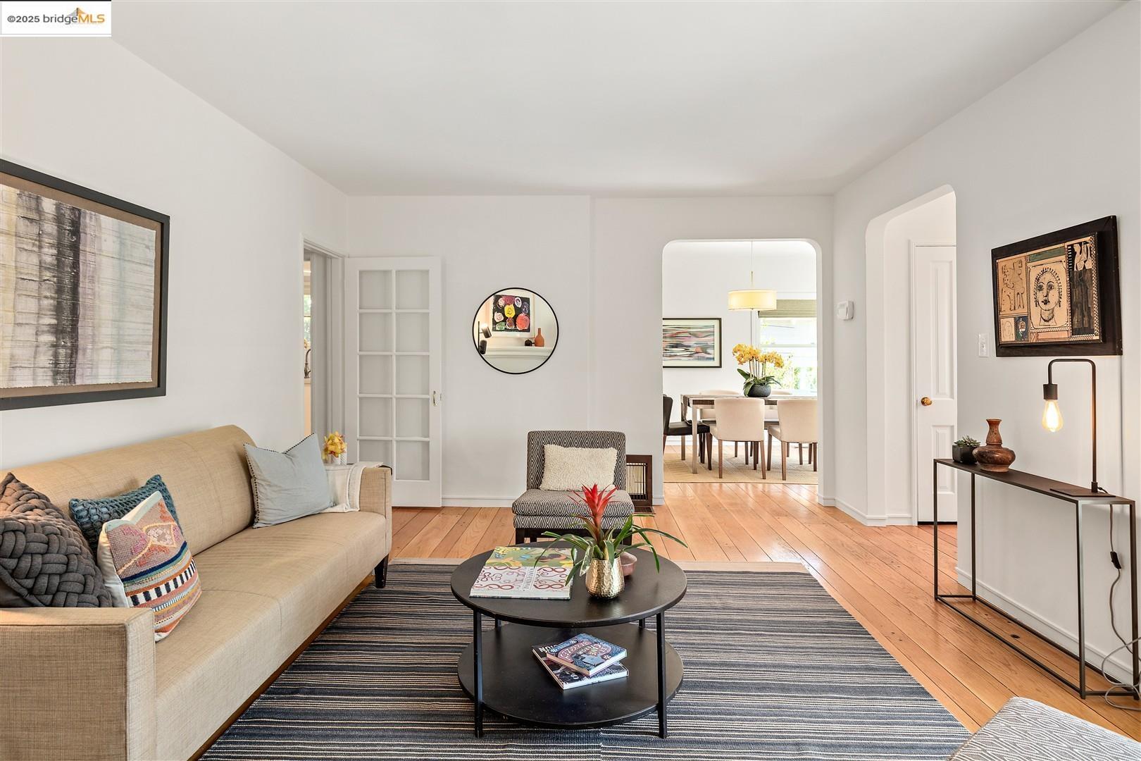 Detail Gallery Image 7 of 28 For 4007 Lyman Rd, Oakland,  CA 94602 - 2 Beds | 1 Baths