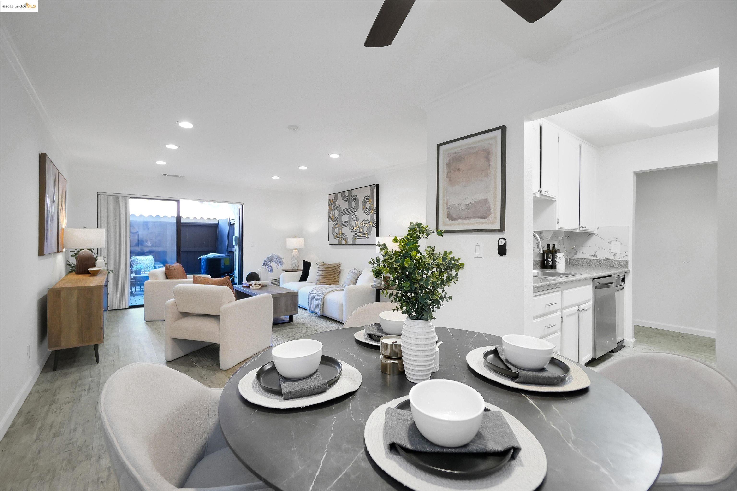 Detail Gallery Image 16 of 56 For 39821 Cedar Blvd #111,  Newark,  CA 94560 - 3 Beds | 2 Baths