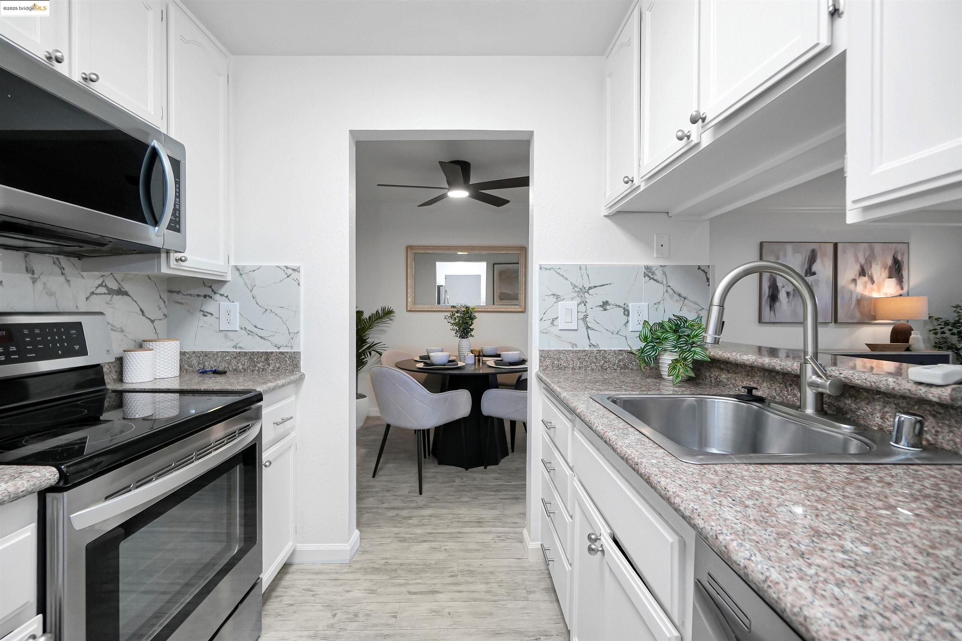 Detail Gallery Image 17 of 56 For 39821 Cedar Blvd #111,  Newark,  CA 94560 - 3 Beds | 2 Baths