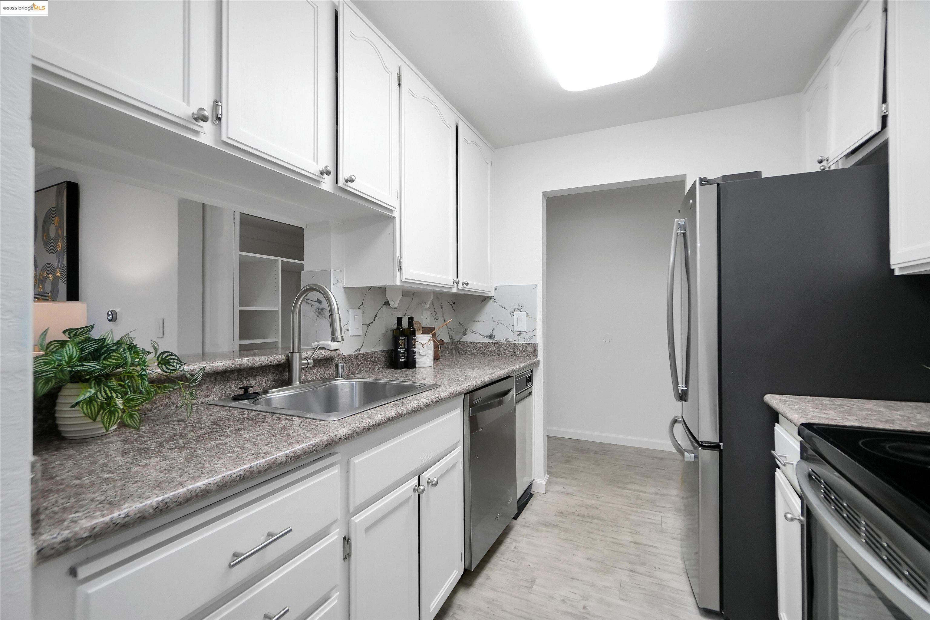Detail Gallery Image 18 of 56 For 39821 Cedar Blvd #111,  Newark,  CA 94560 - 3 Beds | 2 Baths