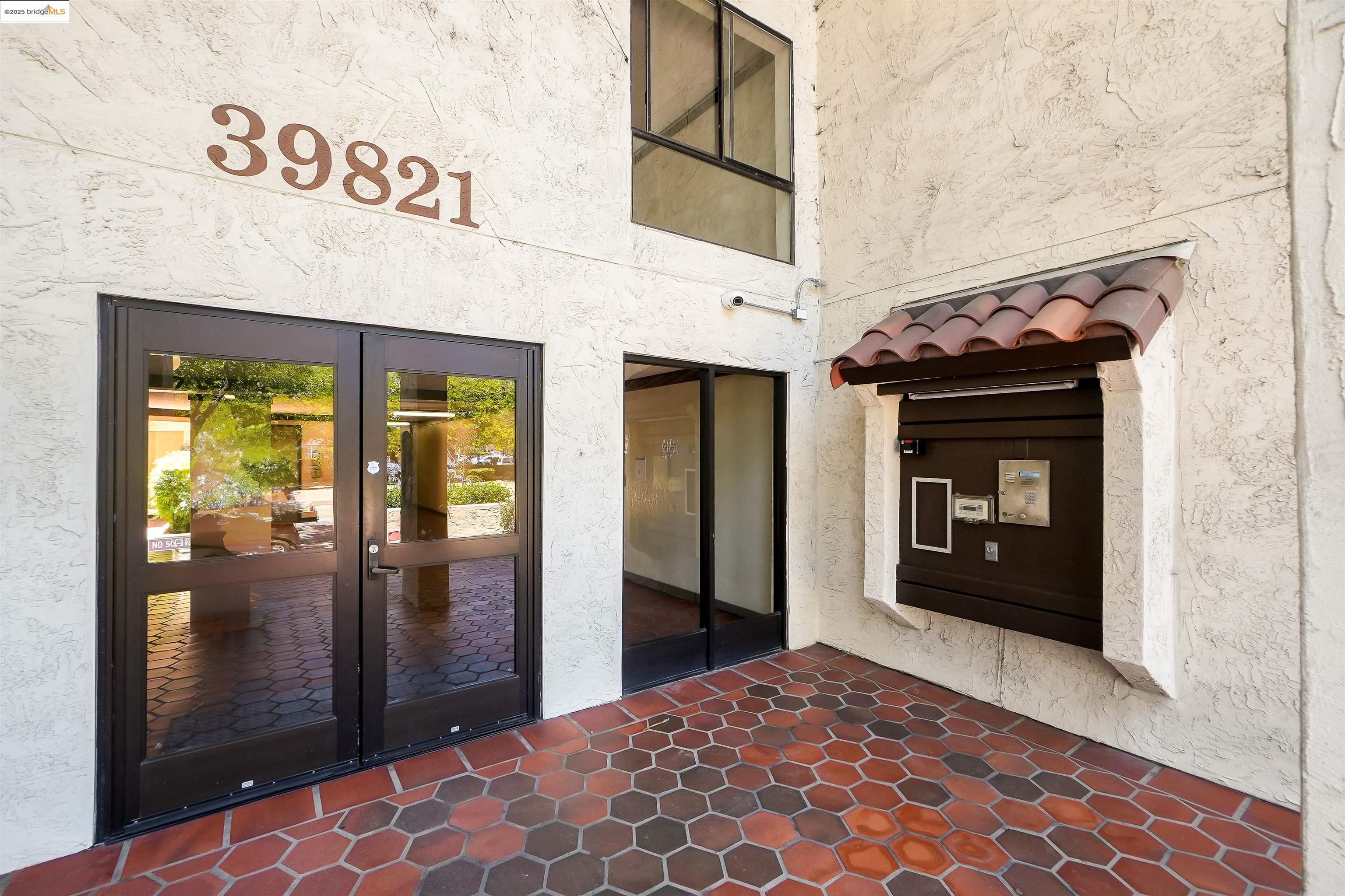 Detail Gallery Image 3 of 56 For 39821 Cedar Blvd #111,  Newark,  CA 94560 - 3 Beds | 2 Baths