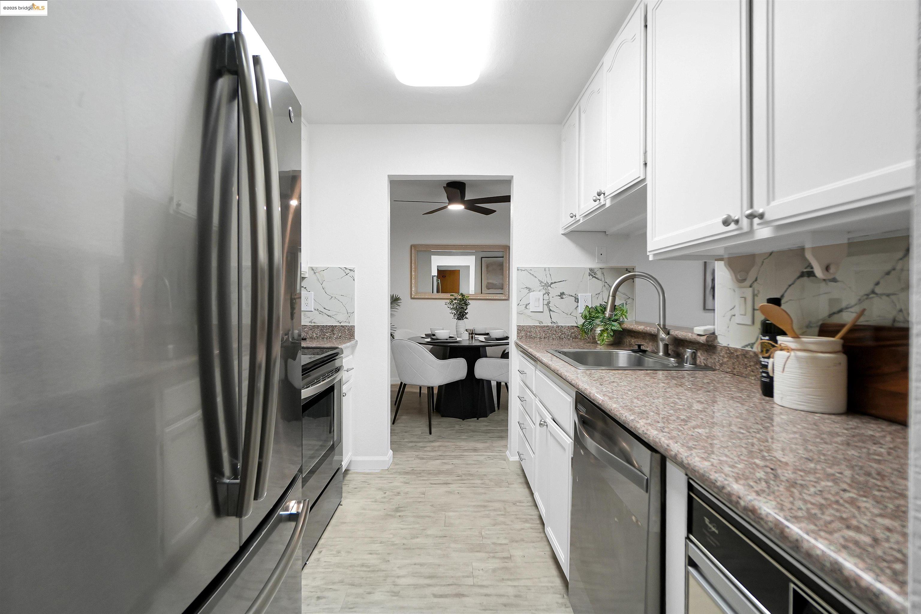 Detail Gallery Image 21 of 56 For 39821 Cedar Blvd #111,  Newark,  CA 94560 - 3 Beds | 2 Baths
