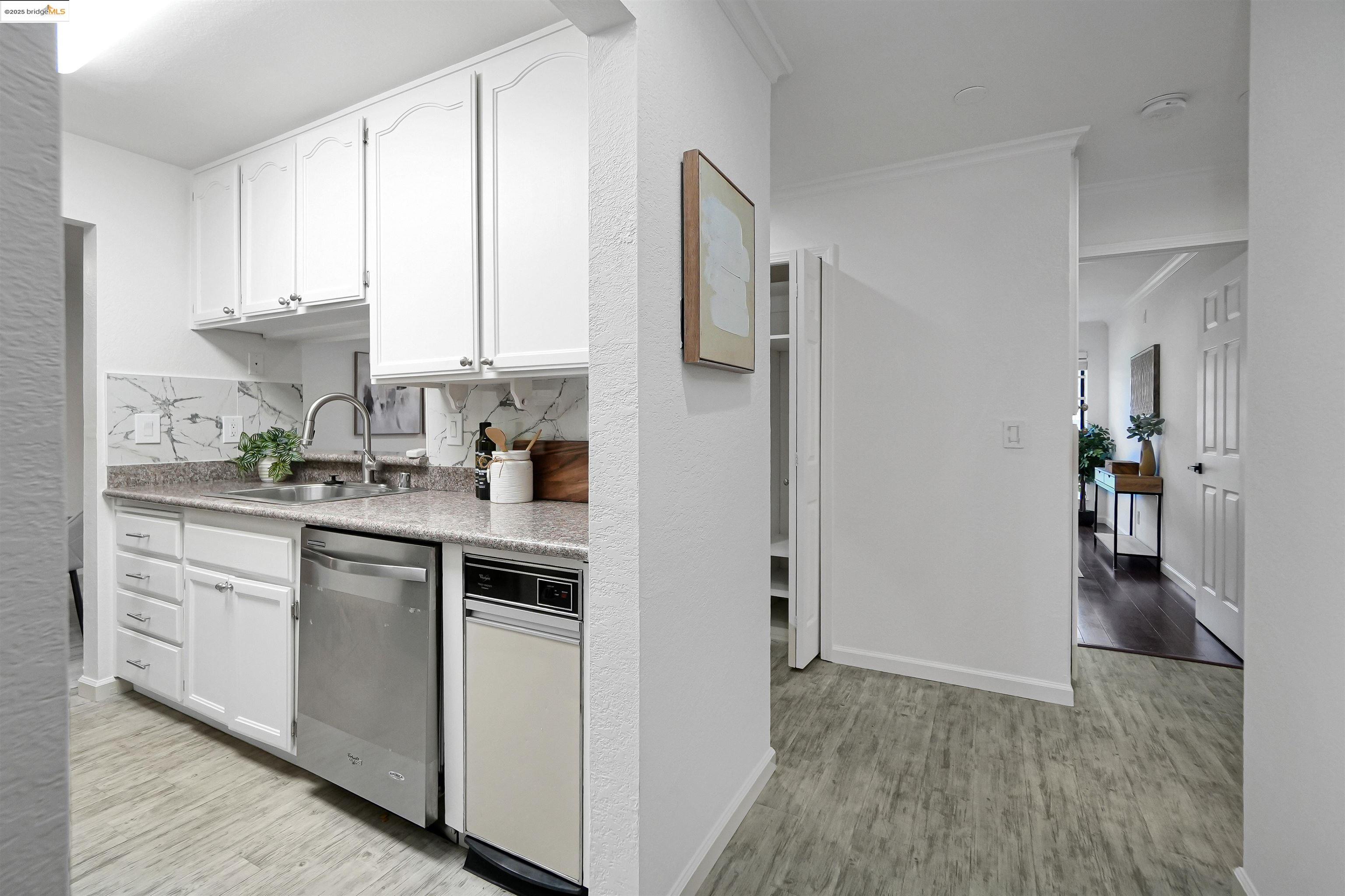 Detail Gallery Image 24 of 56 For 39821 Cedar Blvd #111,  Newark,  CA 94560 - 3 Beds | 2 Baths
