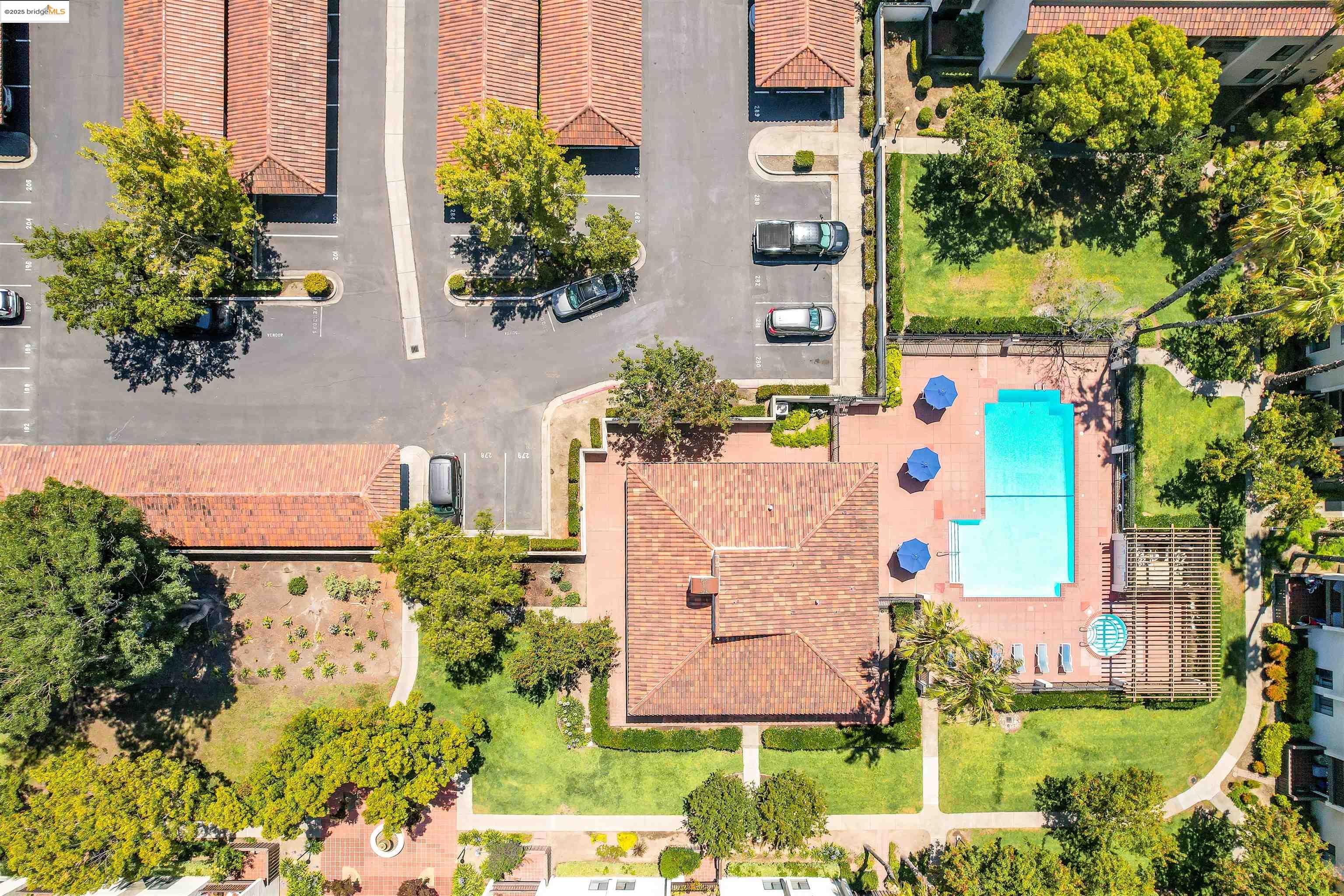 Detail Gallery Image 26 of 56 For 39821 Cedar Blvd #111,  Newark,  CA 94560 - 3 Beds | 2 Baths