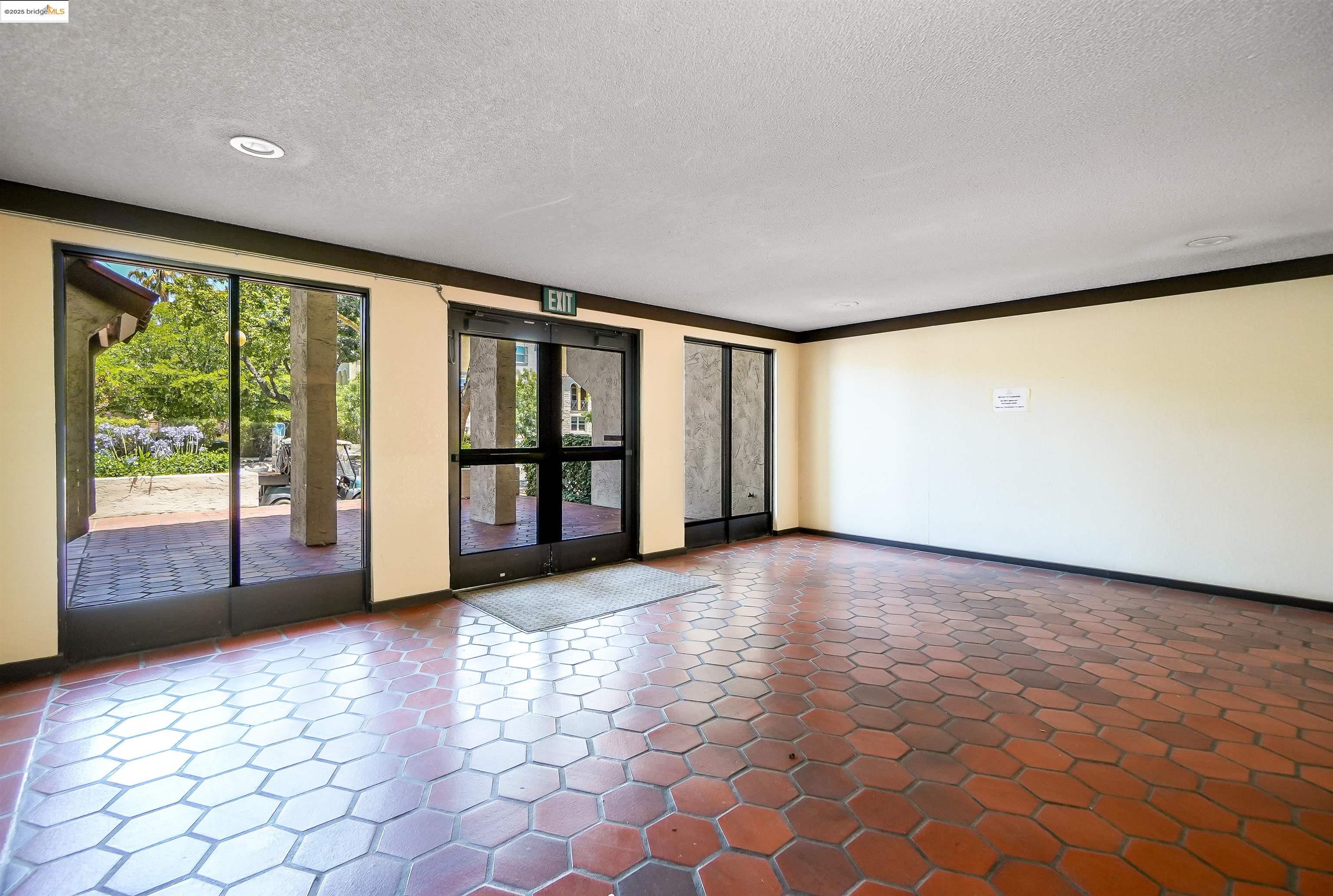 Detail Gallery Image 35 of 56 For 39821 Cedar Blvd #111,  Newark,  CA 94560 - 3 Beds | 2 Baths