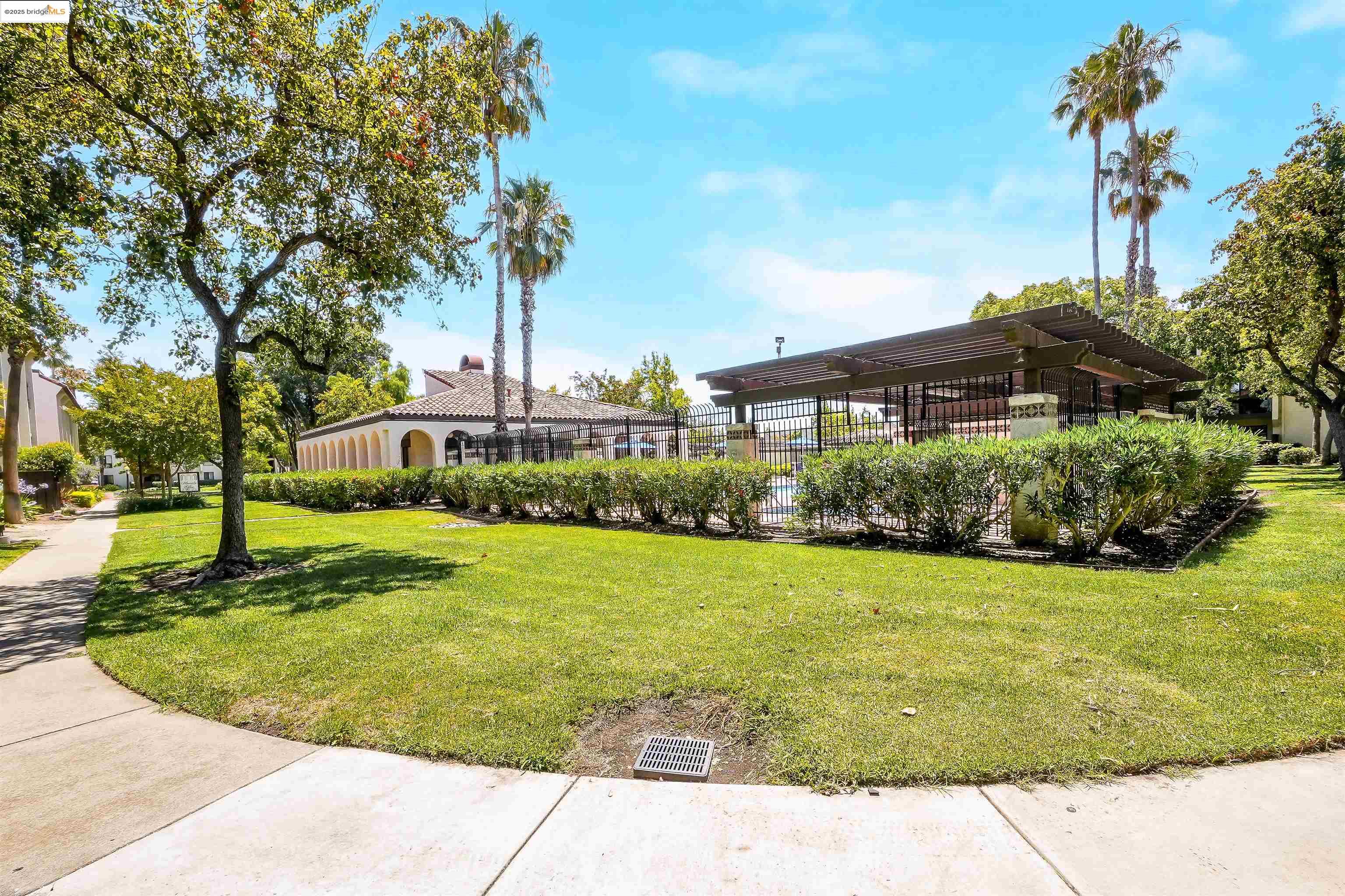 Detail Gallery Image 39 of 56 For 39821 Cedar Blvd #111,  Newark,  CA 94560 - 3 Beds | 2 Baths