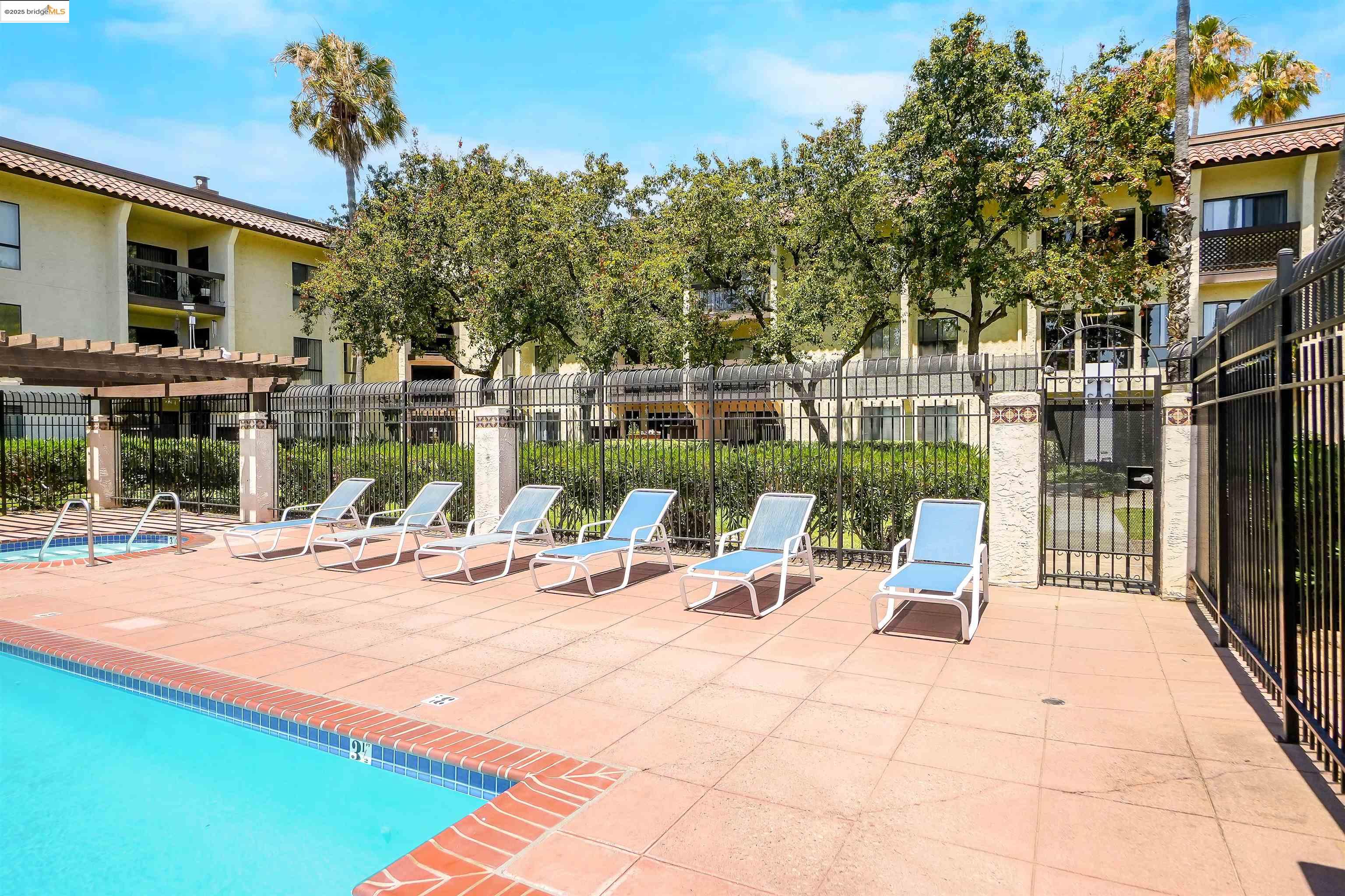 Detail Gallery Image 48 of 56 For 39821 Cedar Blvd #111,  Newark,  CA 94560 - 3 Beds | 2 Baths