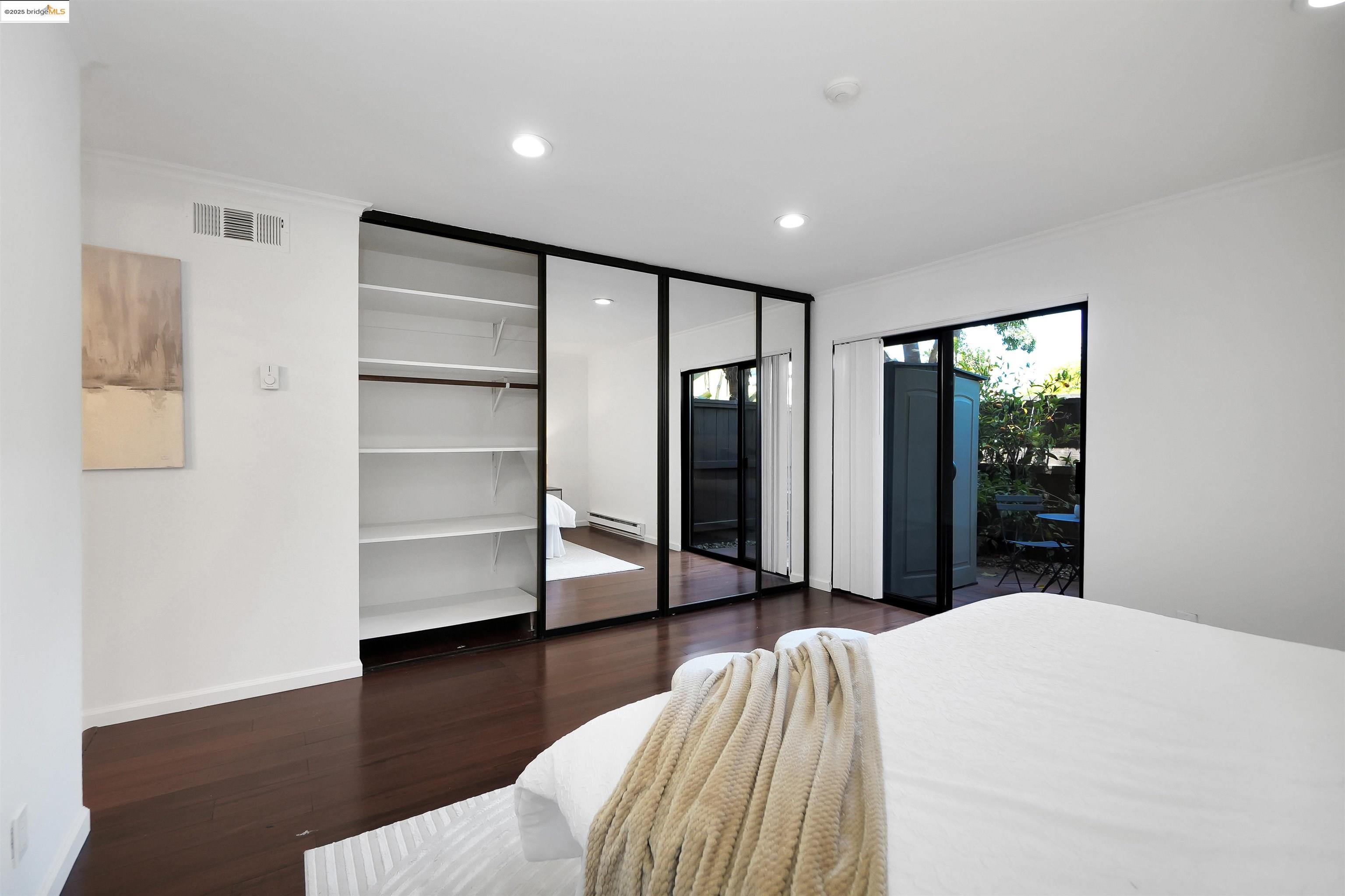 Detail Gallery Image 6 of 56 For 39821 Cedar Blvd #111,  Newark,  CA 94560 - 3 Beds | 2 Baths