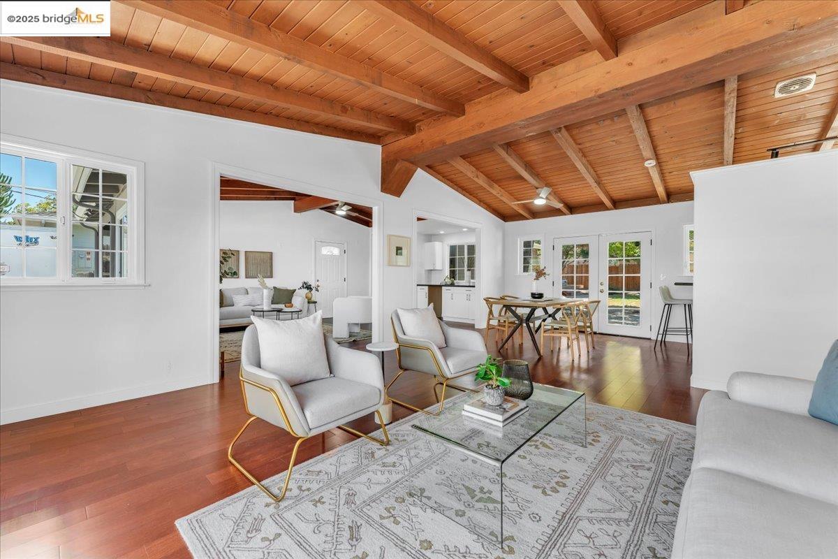 Detail Gallery Image 11 of 40 For 1818 Paul Ln, Concord,  CA 94521 - 3 Beds | 2 Baths