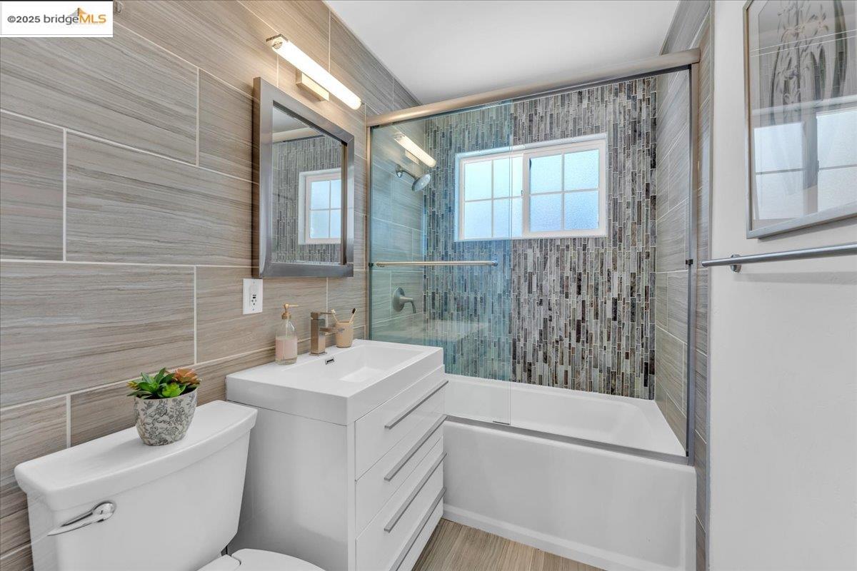 Detail Gallery Image 19 of 40 For 1818 Paul Ln, Concord,  CA 94521 - 3 Beds | 2 Baths