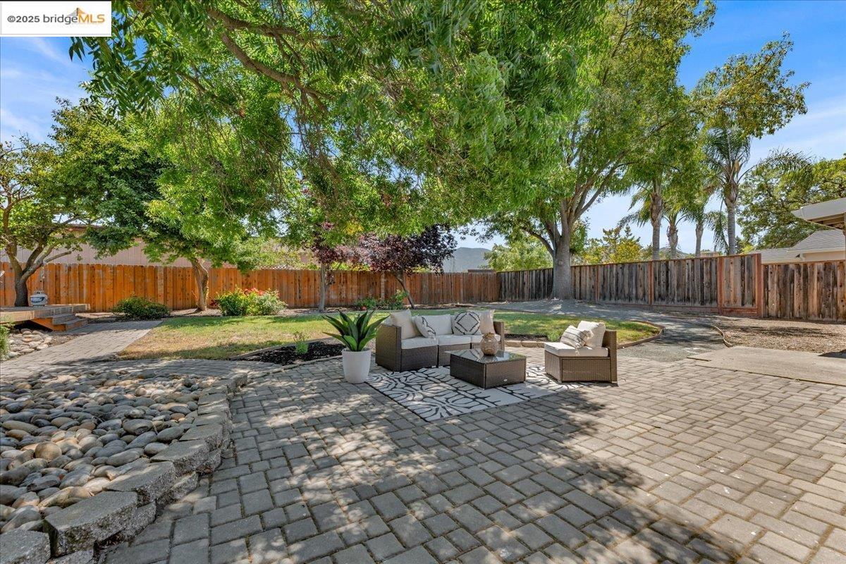 Detail Gallery Image 28 of 40 For 1818 Paul Ln, Concord,  CA 94521 - 3 Beds | 2 Baths
