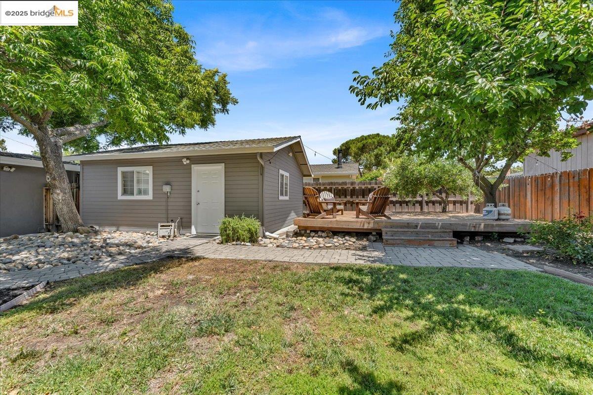 Detail Gallery Image 31 of 40 For 1818 Paul Ln, Concord,  CA 94521 - 3 Beds | 2 Baths