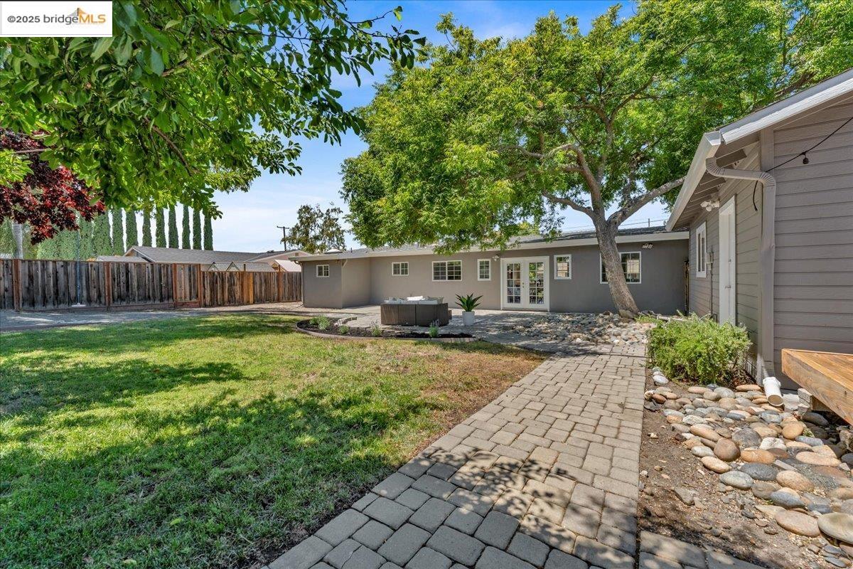 Detail Gallery Image 32 of 40 For 1818 Paul Ln, Concord,  CA 94521 - 3 Beds | 2 Baths