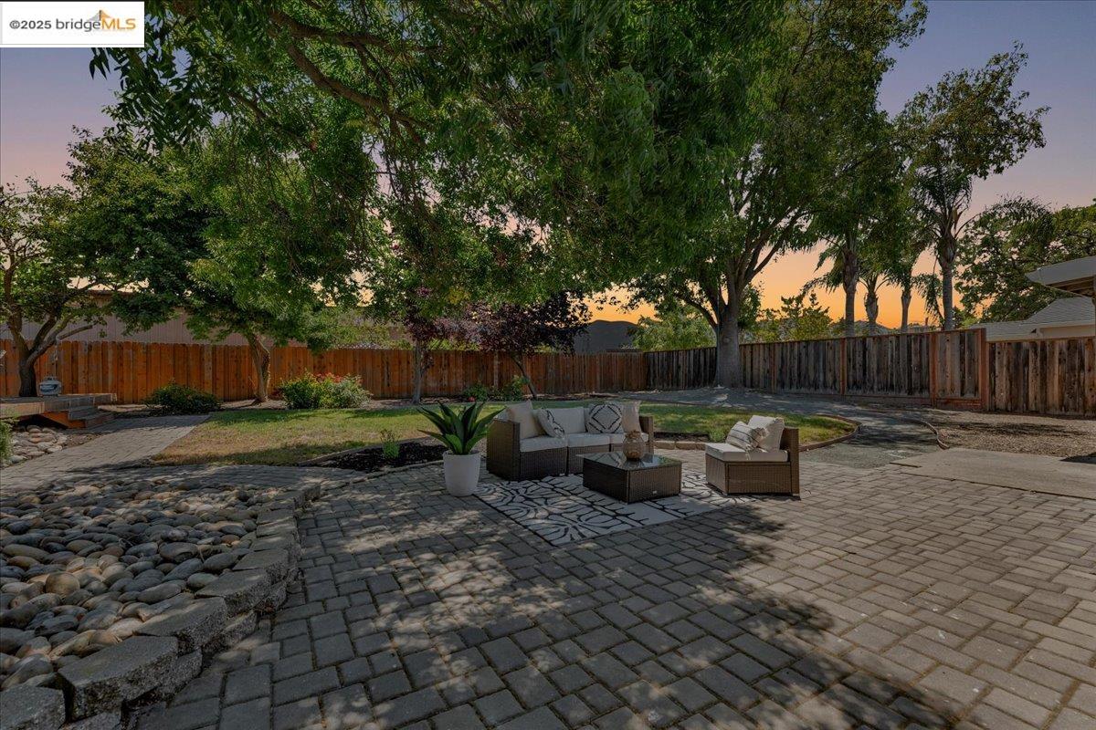 Detail Gallery Image 33 of 40 For 1818 Paul Ln, Concord,  CA 94521 - 3 Beds | 2 Baths