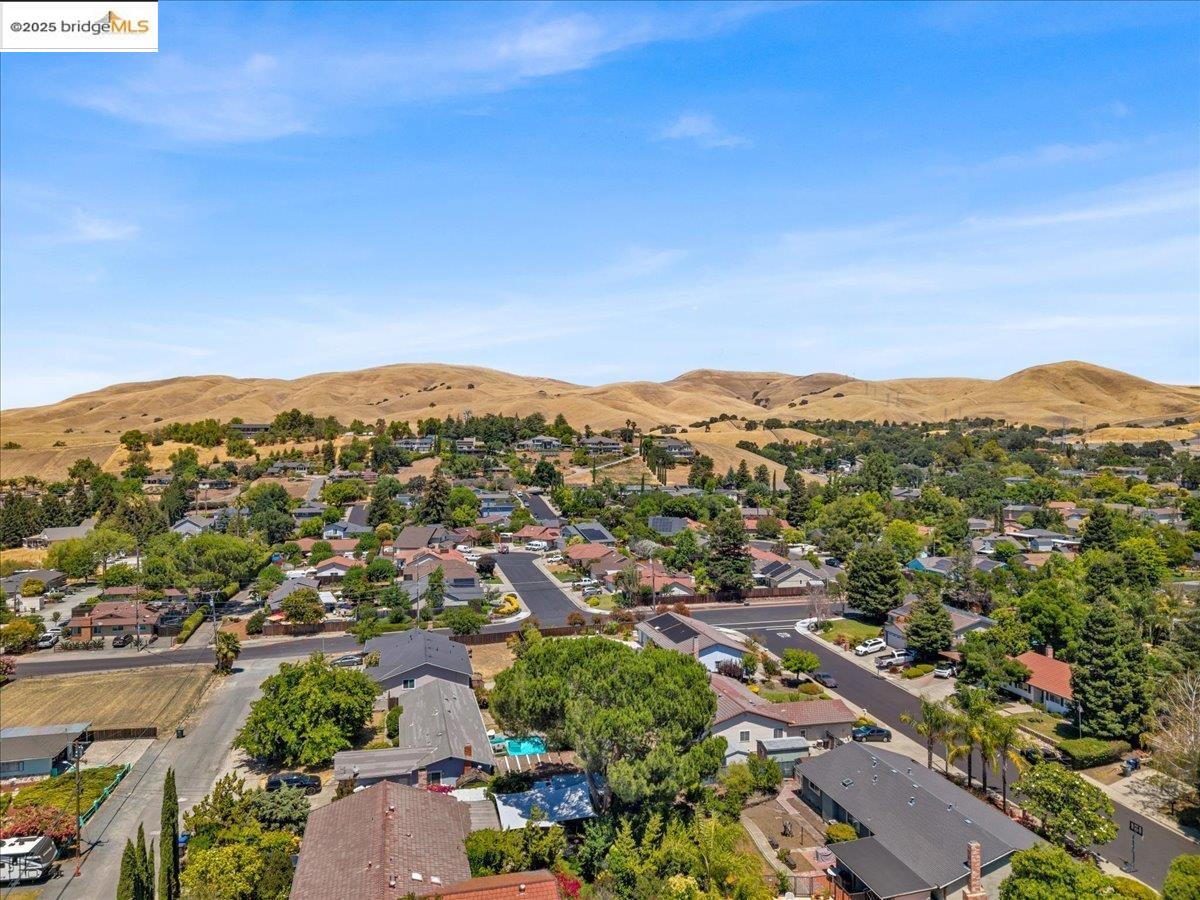 Detail Gallery Image 37 of 40 For 1818 Paul Ln, Concord,  CA 94521 - 3 Beds | 2 Baths