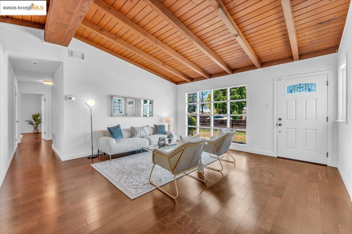 Detail Gallery Image 9 of 40 For 1818 Paul Ln, Concord,  CA 94521 - 3 Beds | 2 Baths