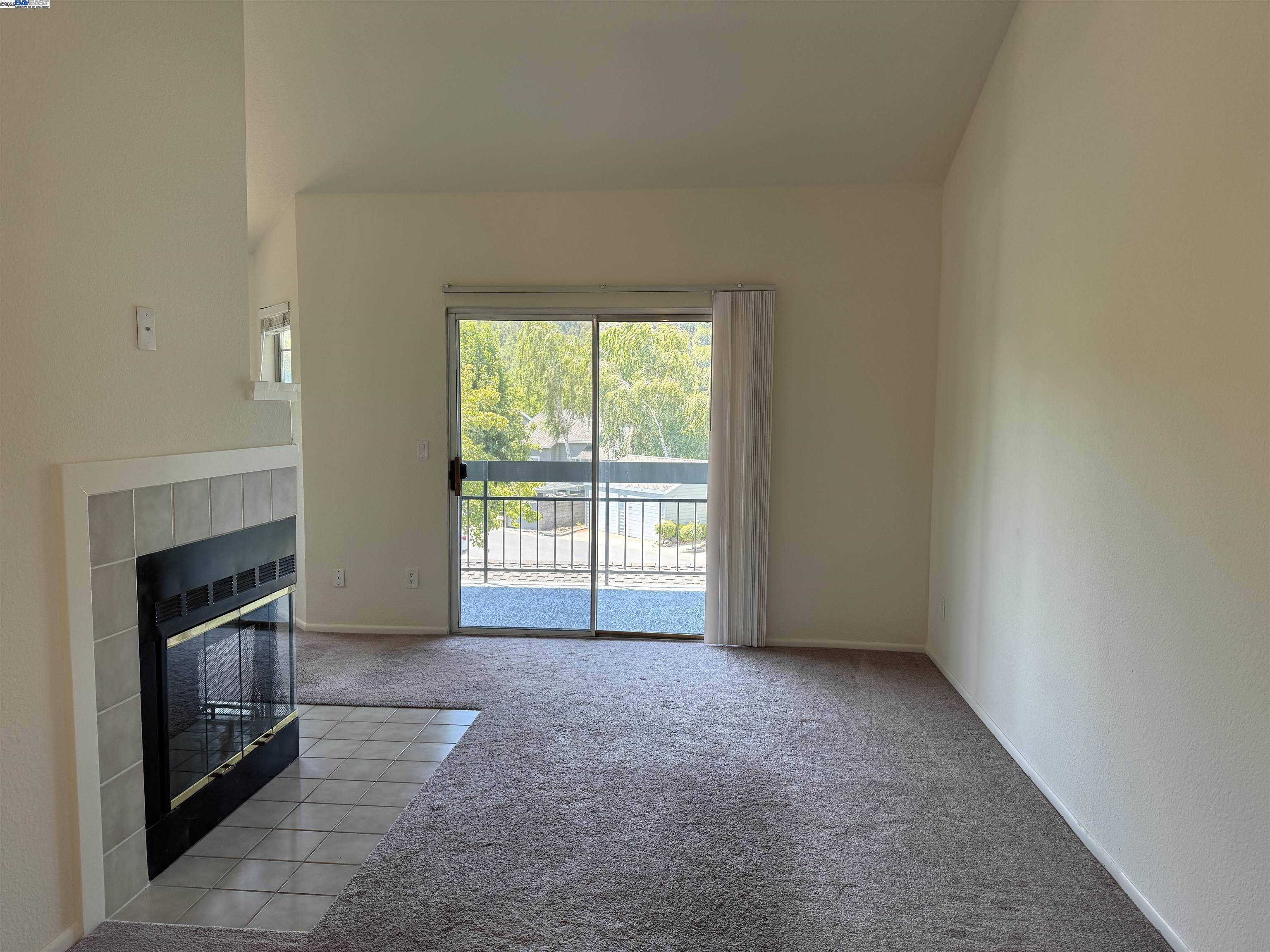 Detail Gallery Image 2 of 19 For 8145 Mountain View Dr #H,  Pleasanton,  CA 94588 - 3 Beds | 2 Baths