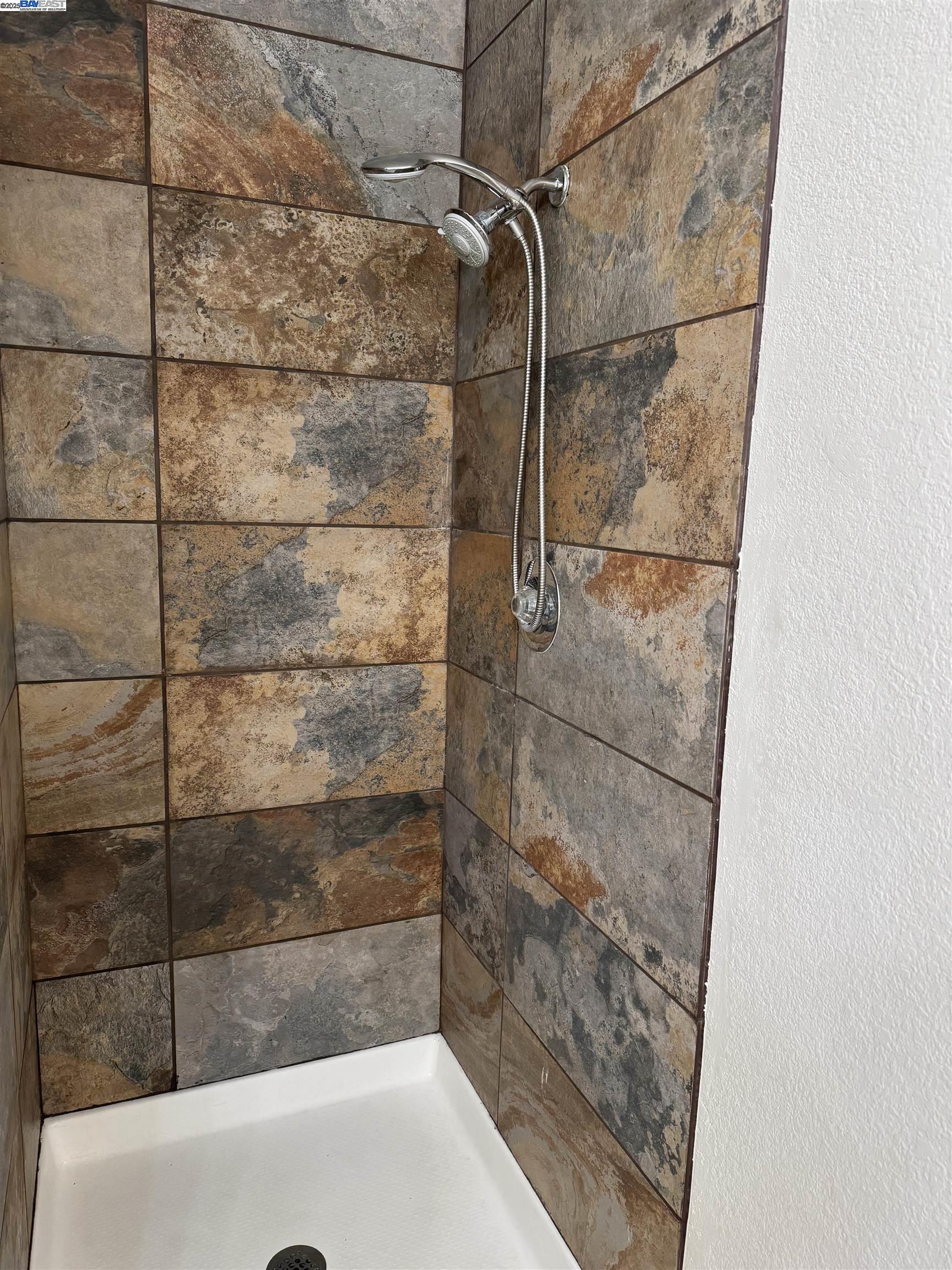 Detail Gallery Image 11 of 19 For 8145 Mountain View Dr #H,  Pleasanton,  CA 94588 - 3 Beds | 2 Baths
