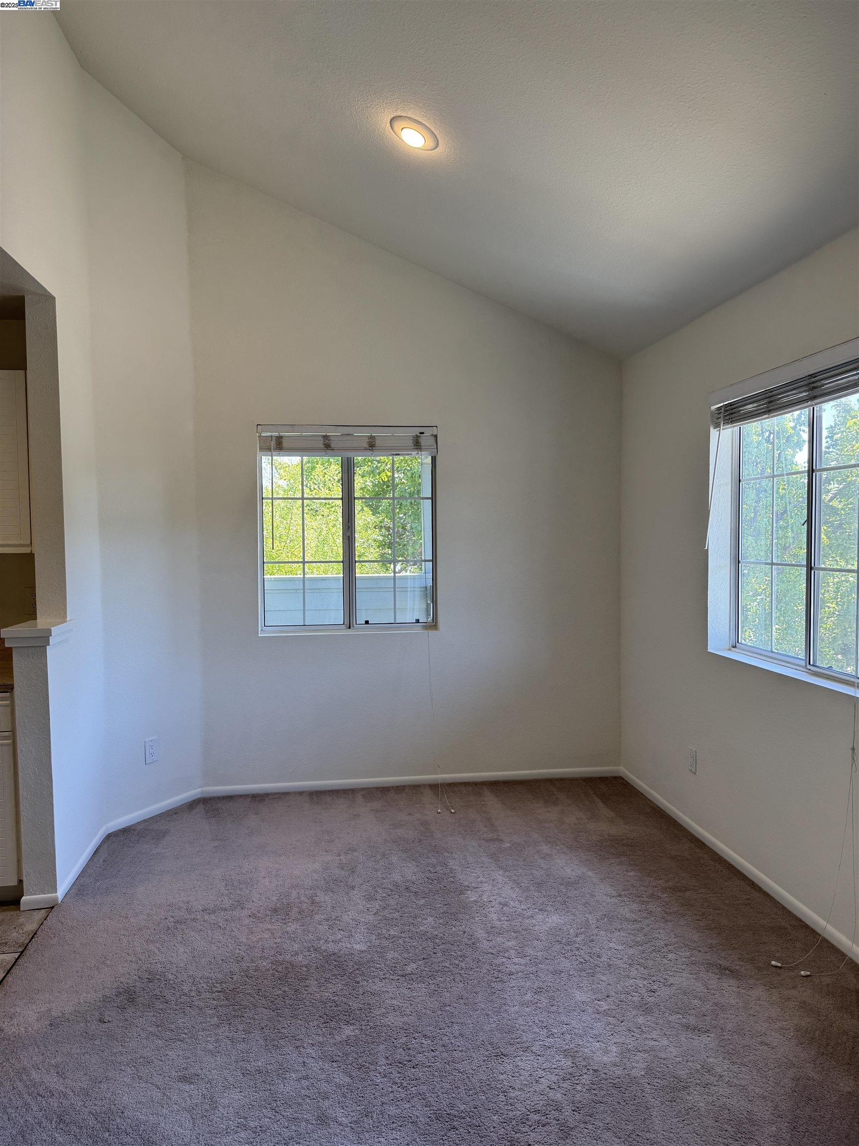 Detail Gallery Image 3 of 19 For 8145 Mountain View Dr #H,  Pleasanton,  CA 94588 - 3 Beds | 2 Baths