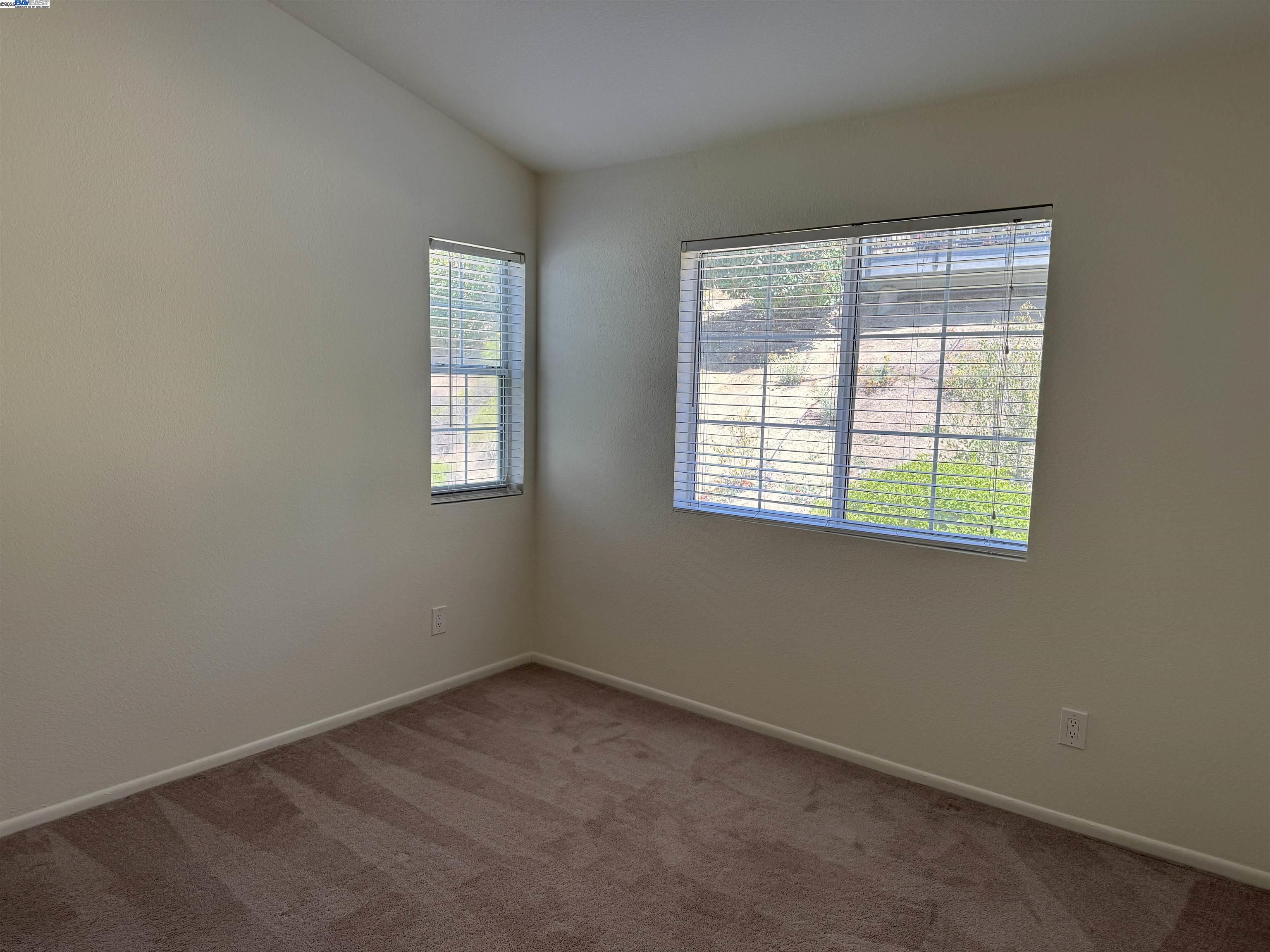 Detail Gallery Image 7 of 19 For 8145 Mountain View Dr #H,  Pleasanton,  CA 94588 - 3 Beds | 2 Baths