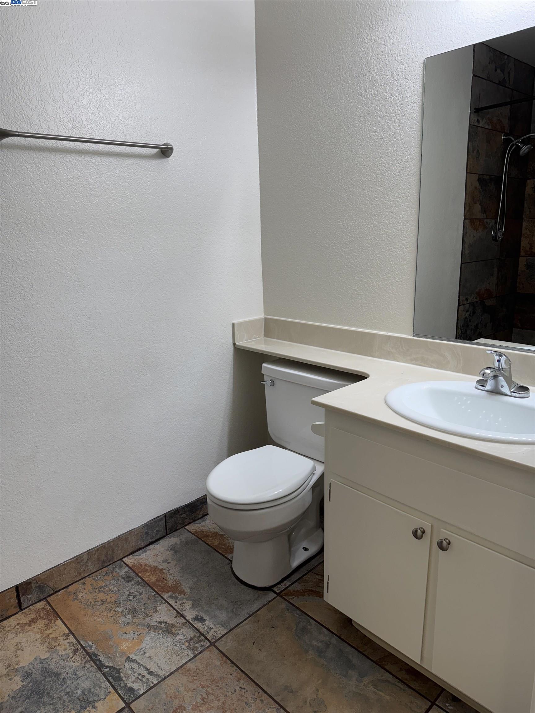 Detail Gallery Image 9 of 19 For 8145 Mountain View Dr #H,  Pleasanton,  CA 94588 - 3 Beds | 2 Baths