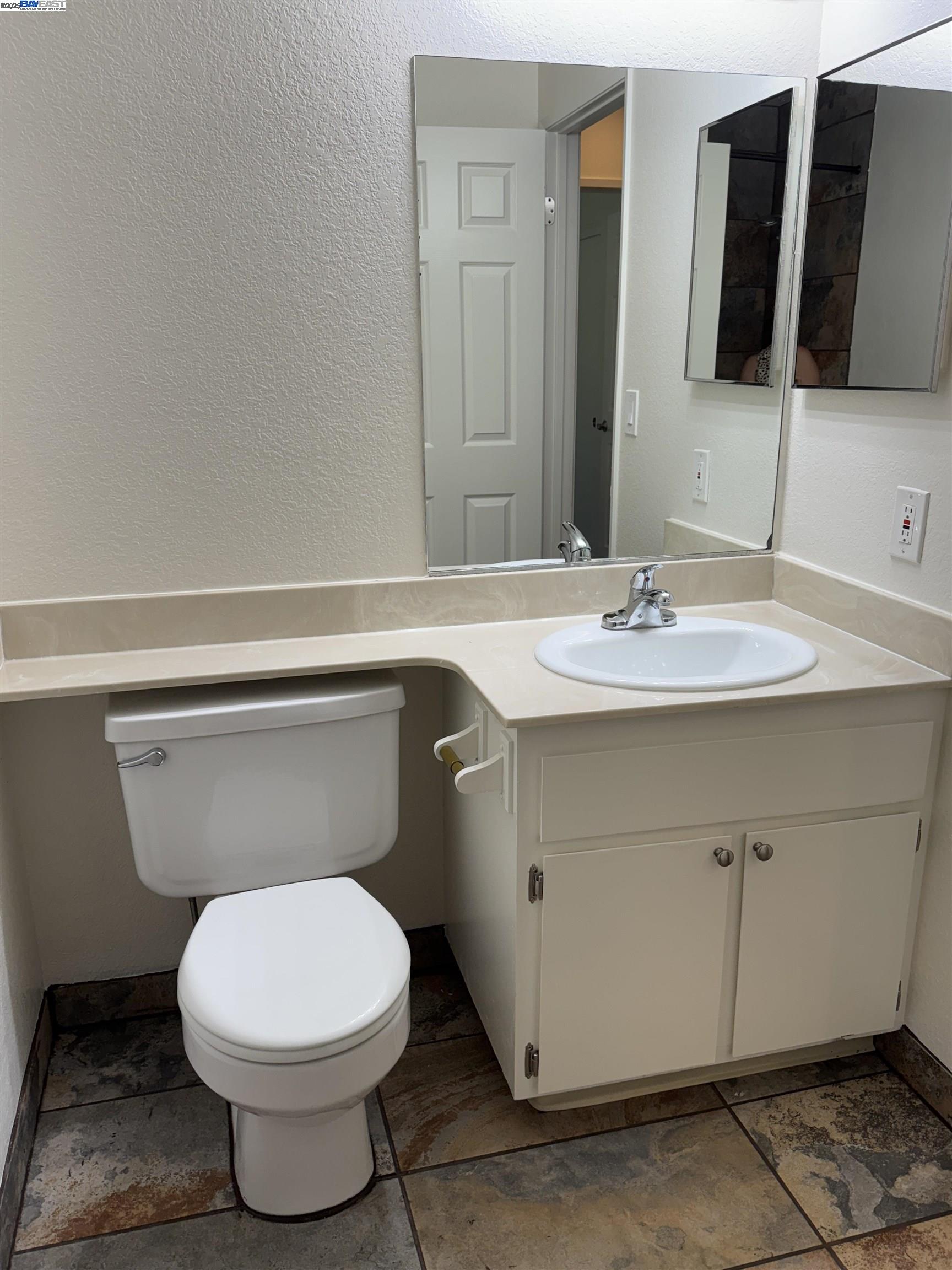 Detail Gallery Image 10 of 19 For 8145 Mountain View Dr #H,  Pleasanton,  CA 94588 - 3 Beds | 2 Baths