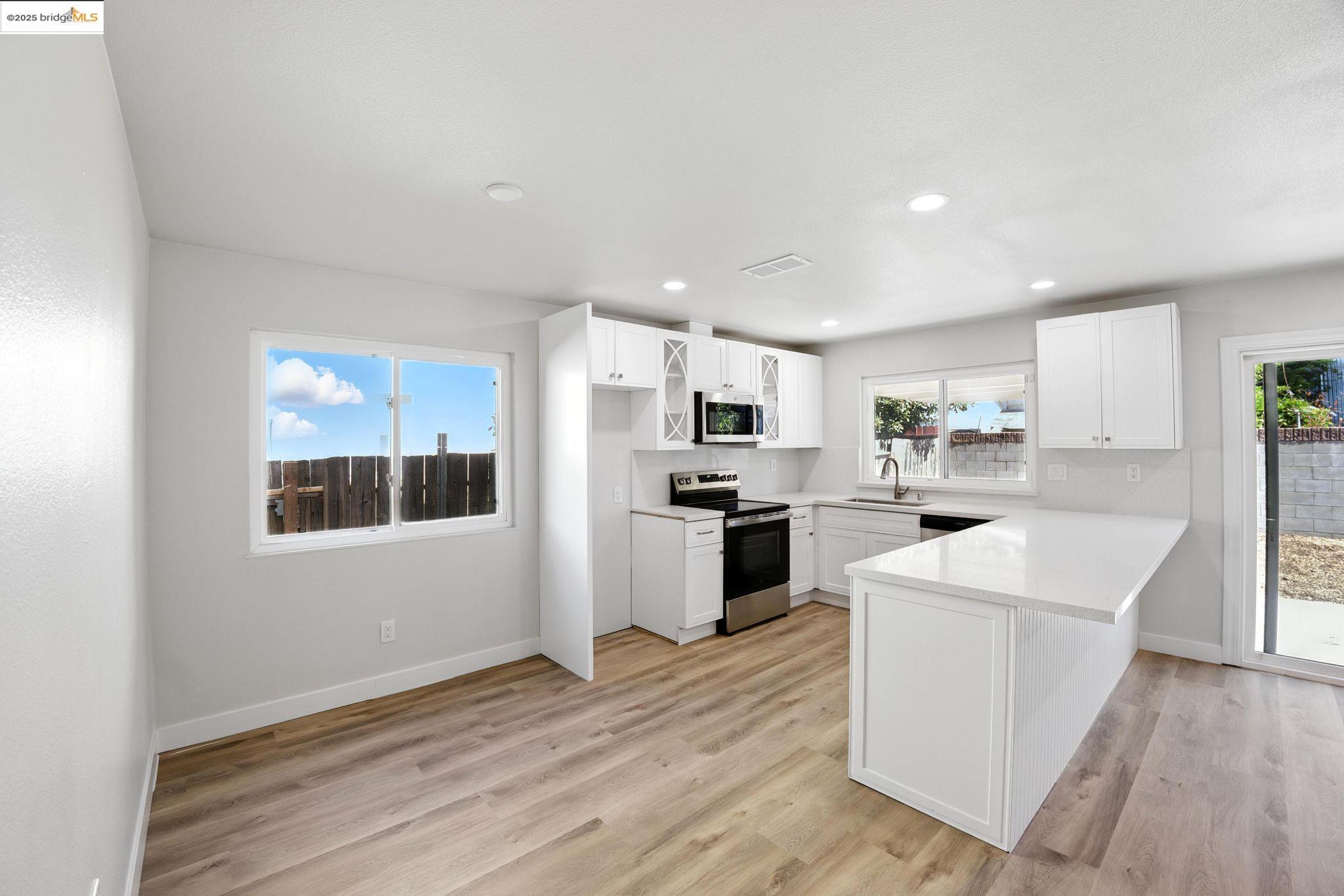 Detail Gallery Image 11 of 27 For 96 Coral Ln, Suisun City,  CA 94585 - 3 Beds | 2 Baths
