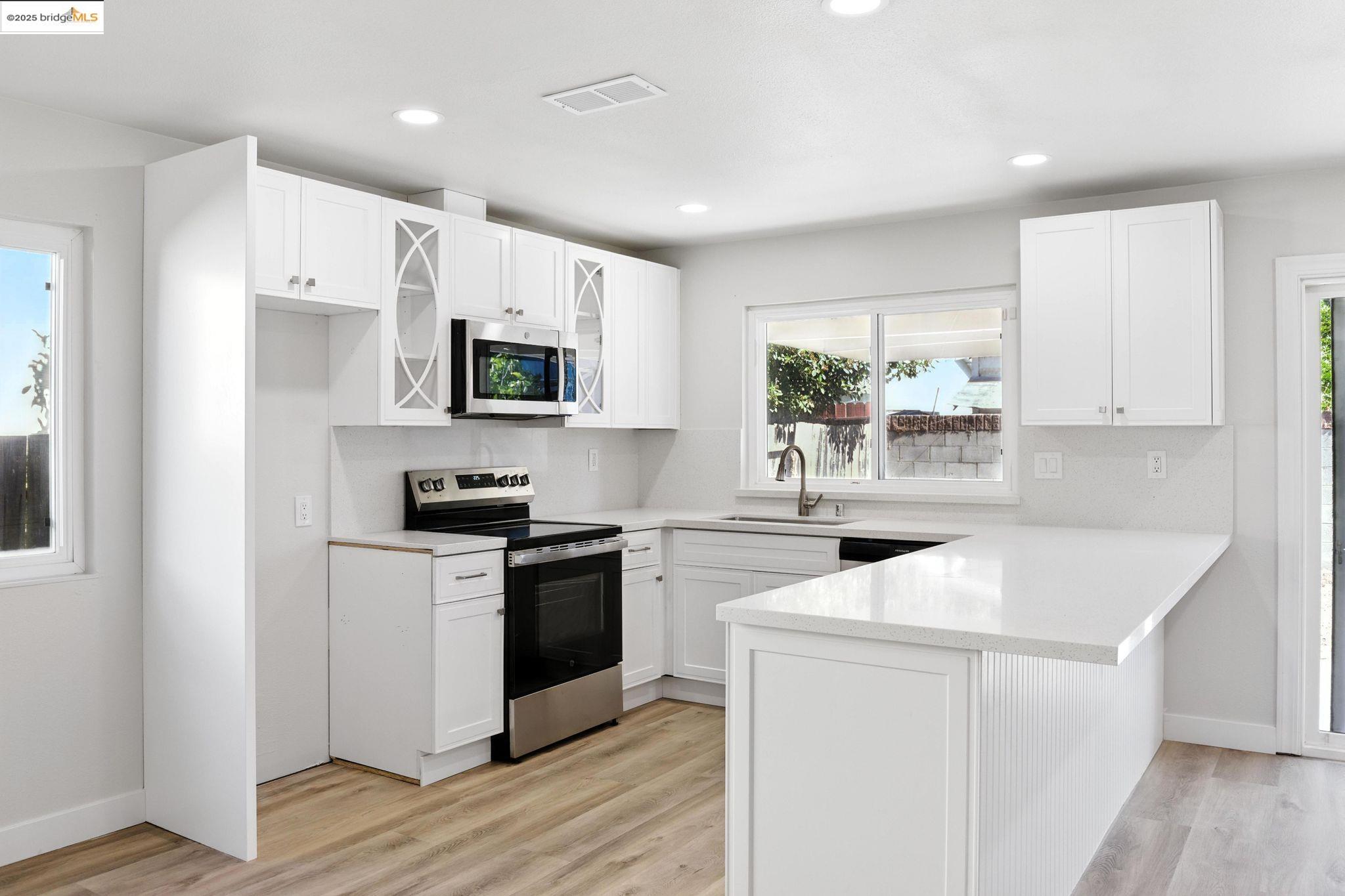 Detail Gallery Image 12 of 27 For 96 Coral Ln, Suisun City,  CA 94585 - 3 Beds | 2 Baths