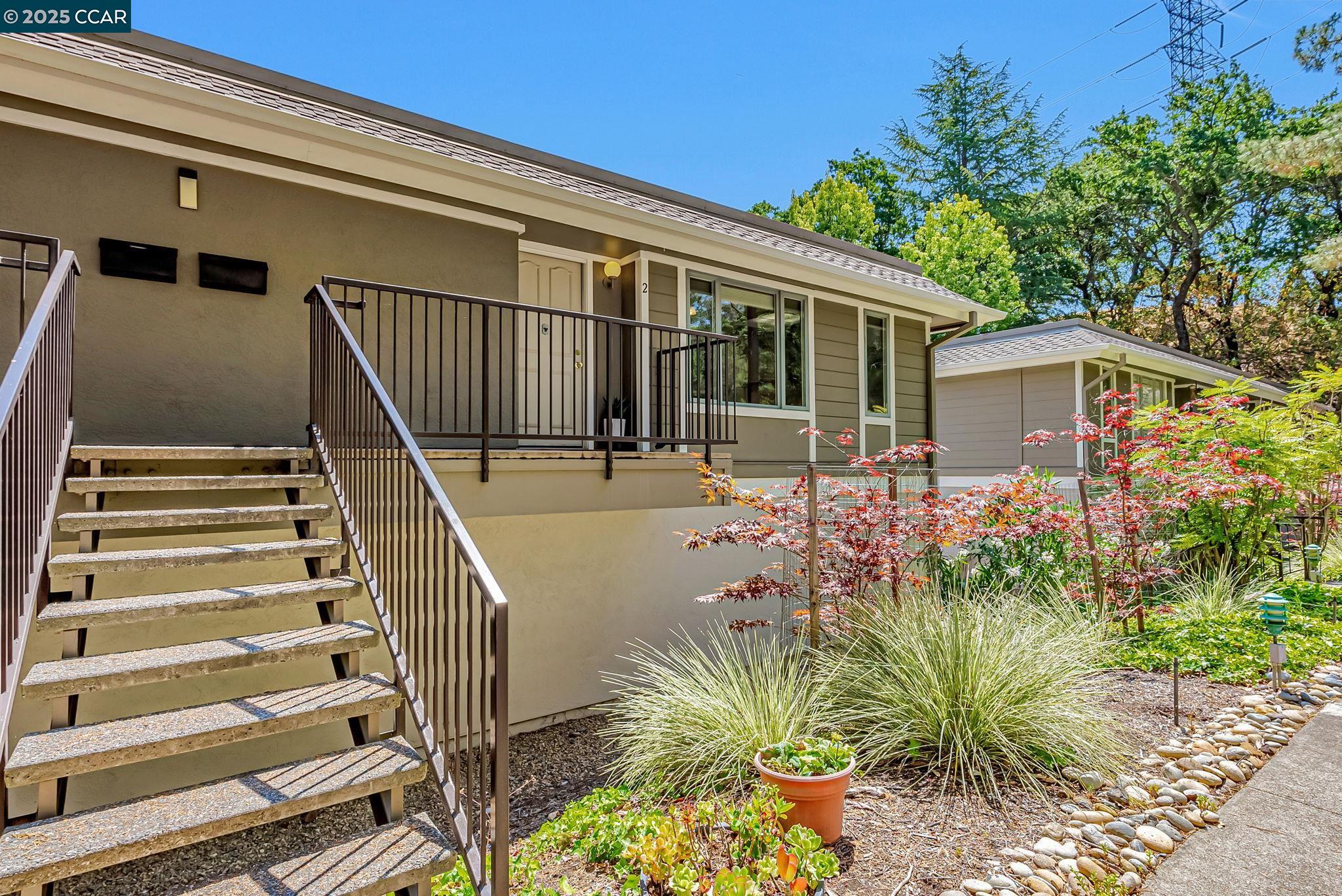 Detail Gallery Image 2 of 35 For 3395 Tice Creek Dr #2,  Walnut Creek,  CA 94595 - 1 Beds | 1 Baths