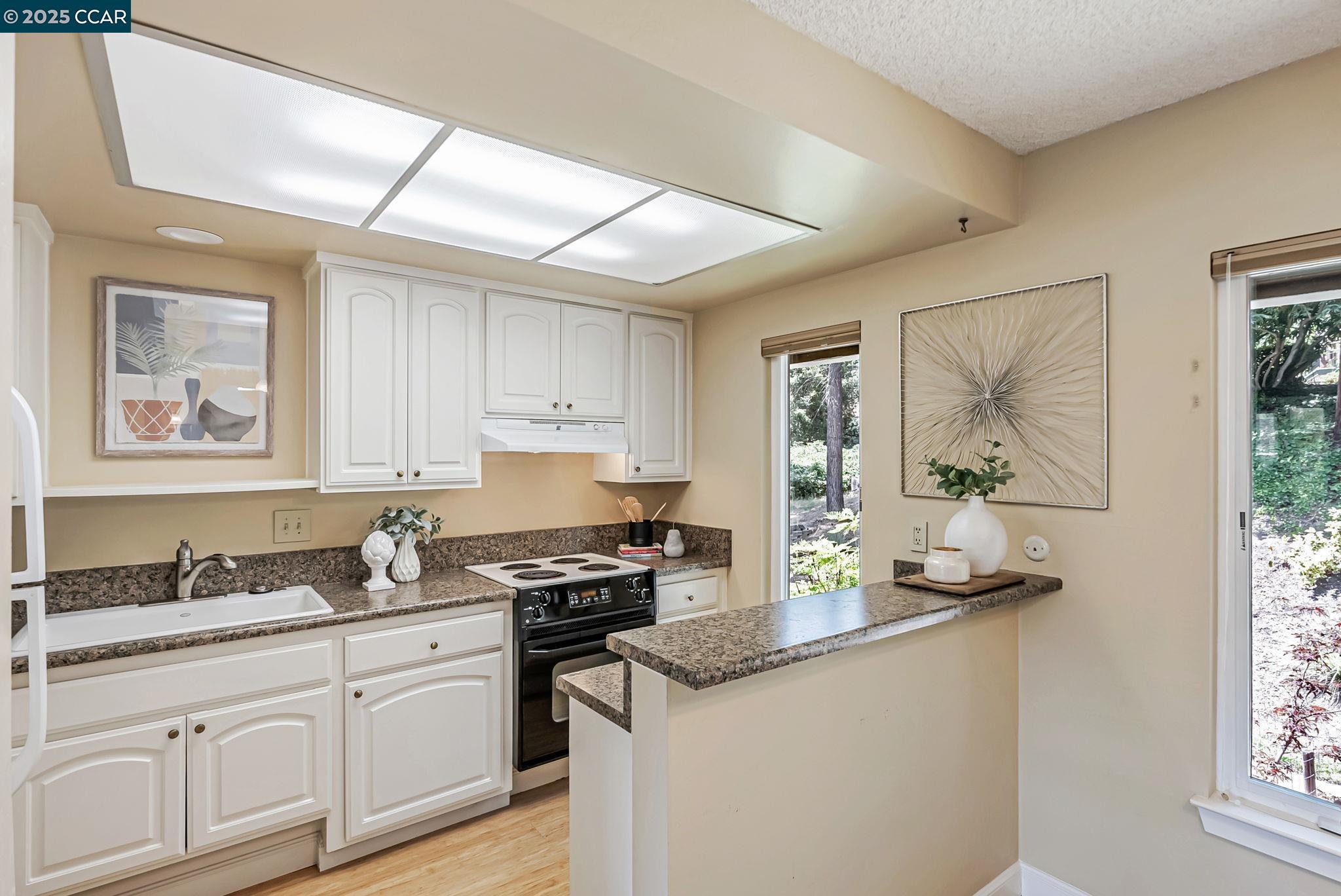 Detail Gallery Image 11 of 35 For 3395 Tice Creek Dr #2,  Walnut Creek,  CA 94595 - 1 Beds | 1 Baths