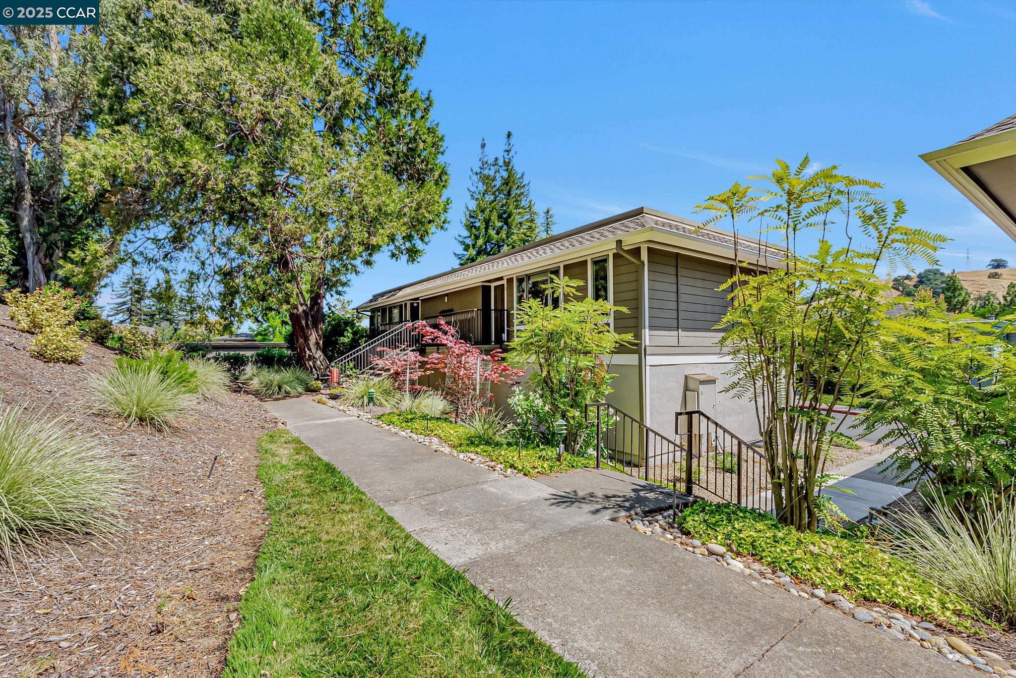 Detail Gallery Image 3 of 35 For 3395 Tice Creek Dr #2,  Walnut Creek,  CA 94595 - 1 Beds | 1 Baths