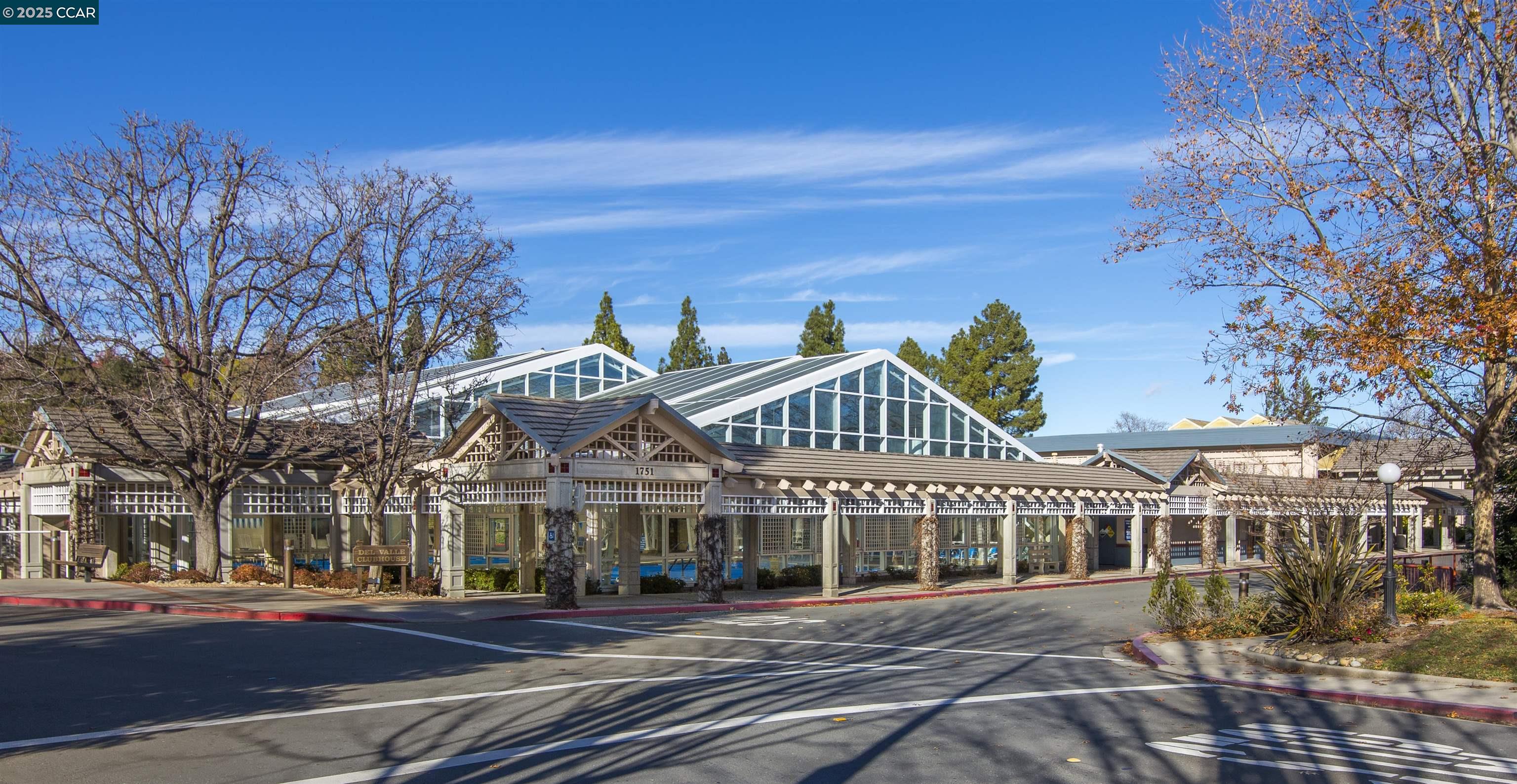 Detail Gallery Image 32 of 35 For 3395 Tice Creek Dr #2,  Walnut Creek,  CA 94595 - 1 Beds | 1 Baths