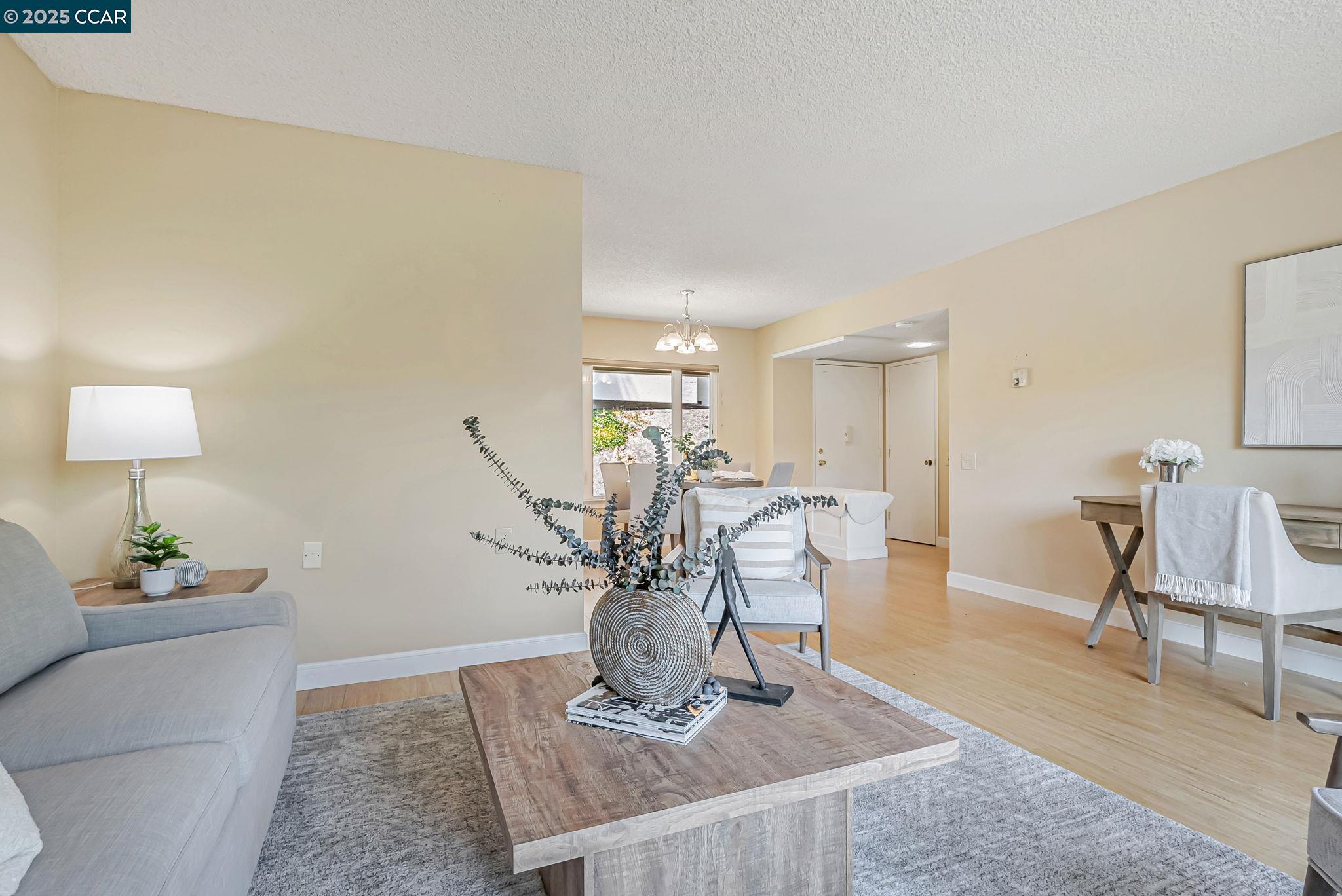 Detail Gallery Image 8 of 35 For 3395 Tice Creek Dr #2,  Walnut Creek,  CA 94595 - 1 Beds | 1 Baths