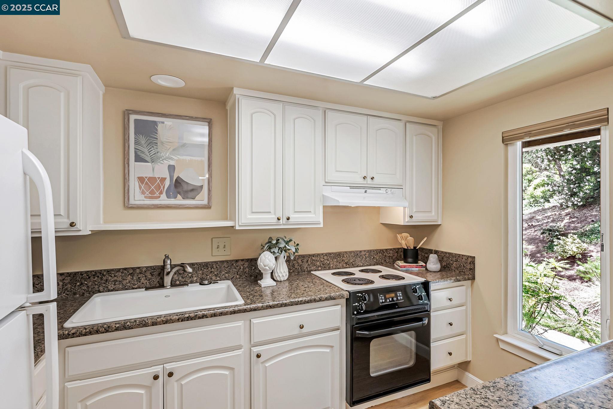 Detail Gallery Image 10 of 35 For 3395 Tice Creek Dr #2,  Walnut Creek,  CA 94595 - 1 Beds | 1 Baths