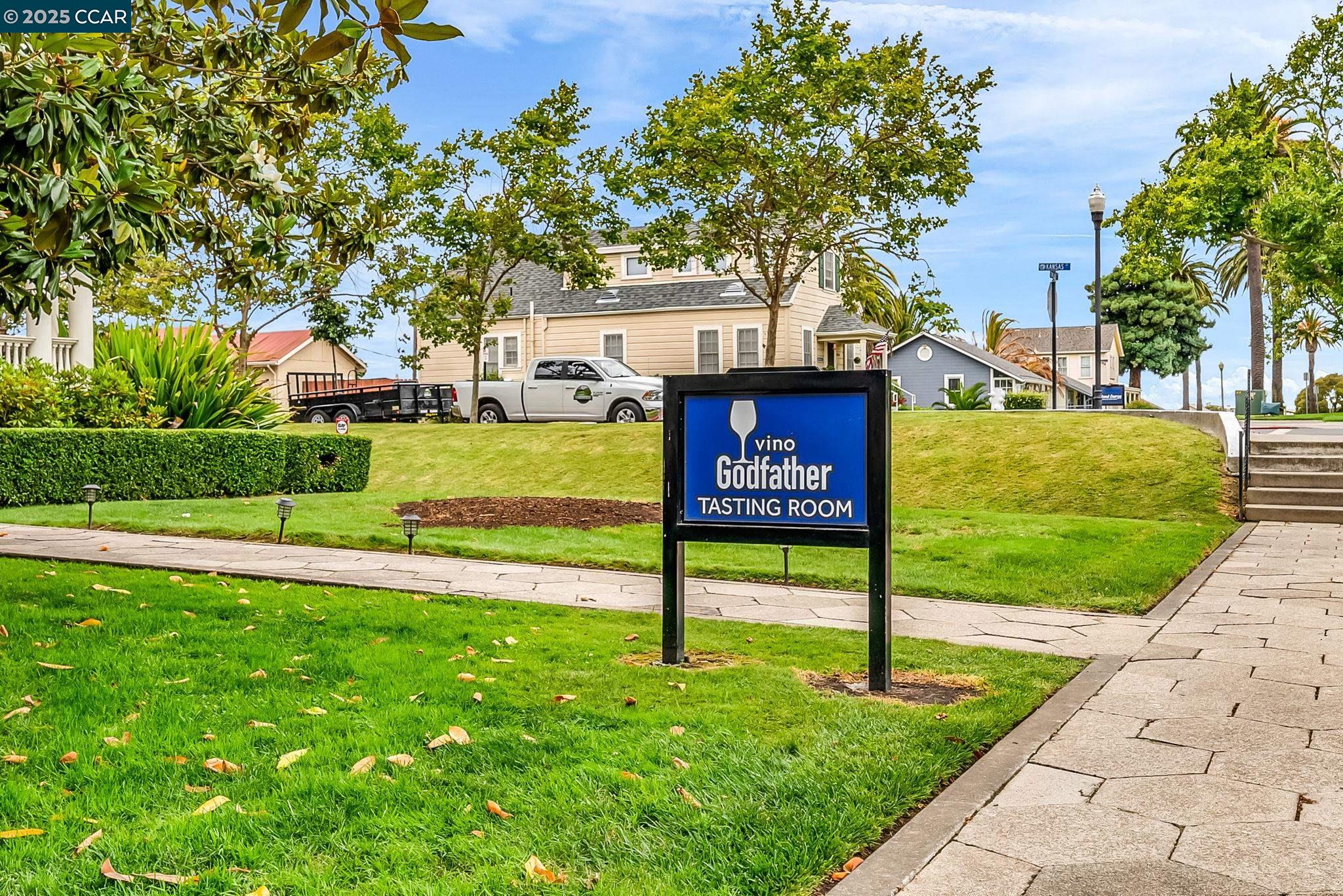 Detail Gallery Image 3 of 11 For 630 Oscar St, Vallejo,  CA 94592 - 5 Beds | 3/1 Baths