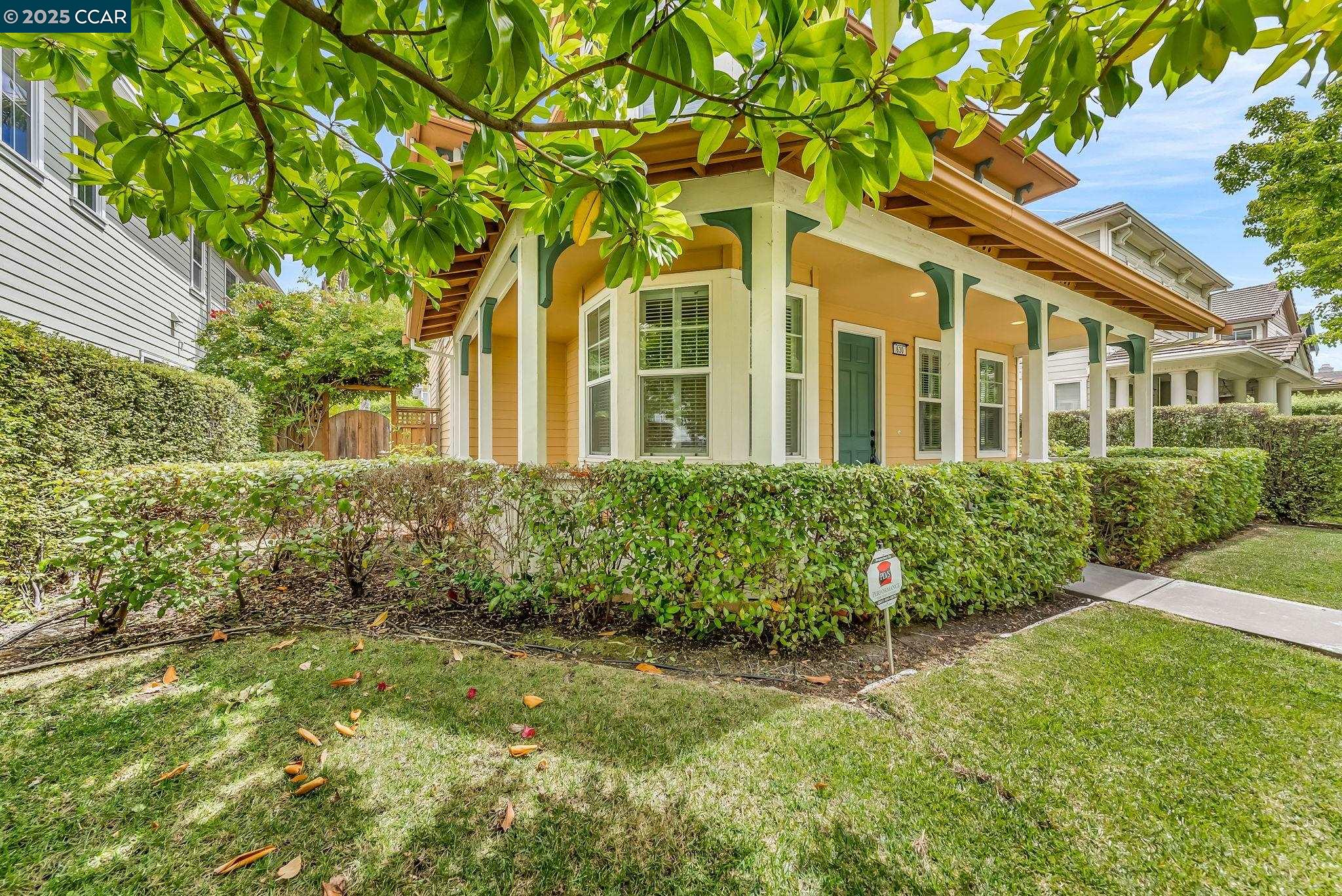 Detail Gallery Image 4 of 11 For 630 Oscar St, Vallejo,  CA 94592 - 5 Beds | 3/1 Baths